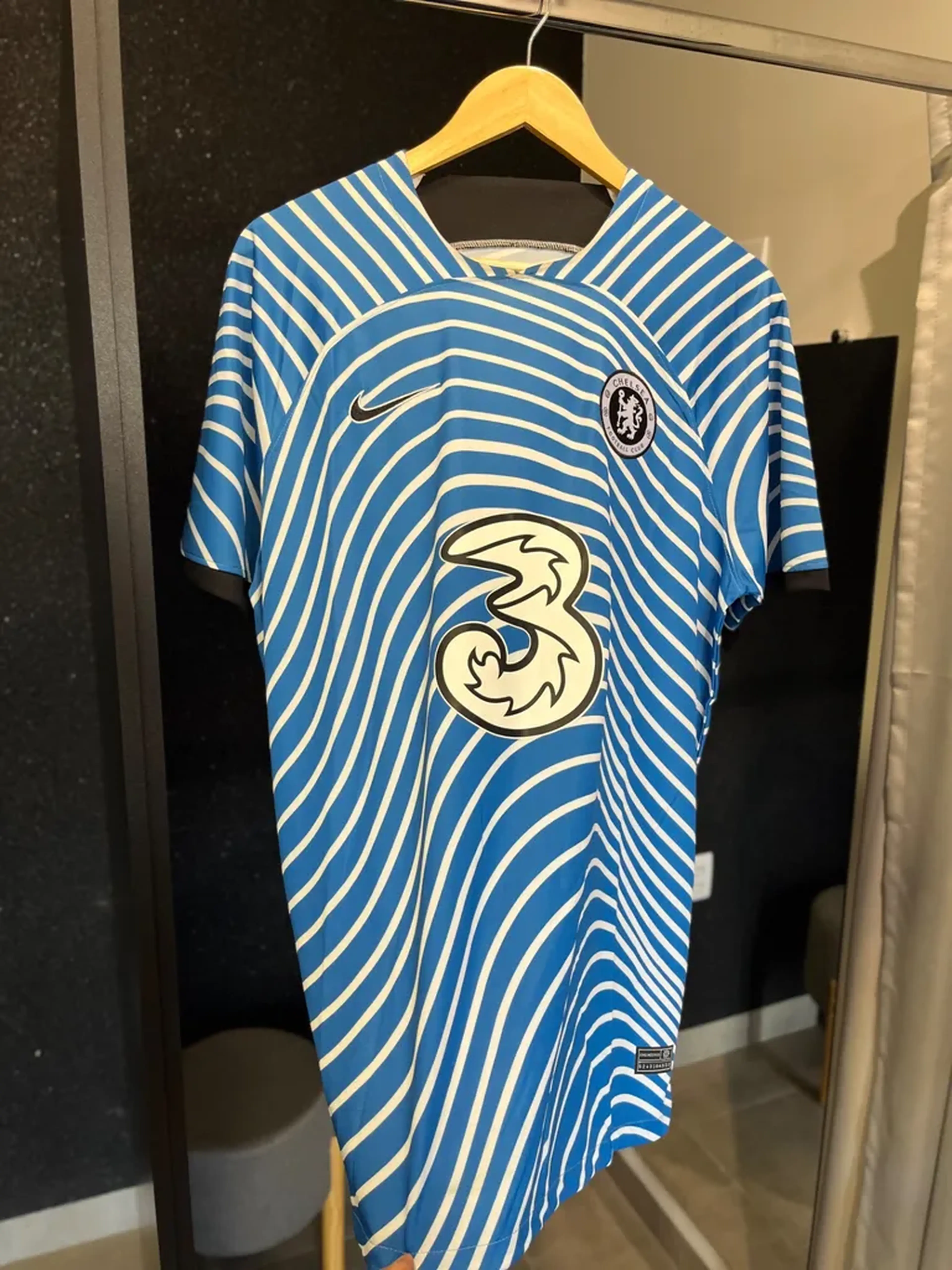Camiseta de time Chelsea imagem