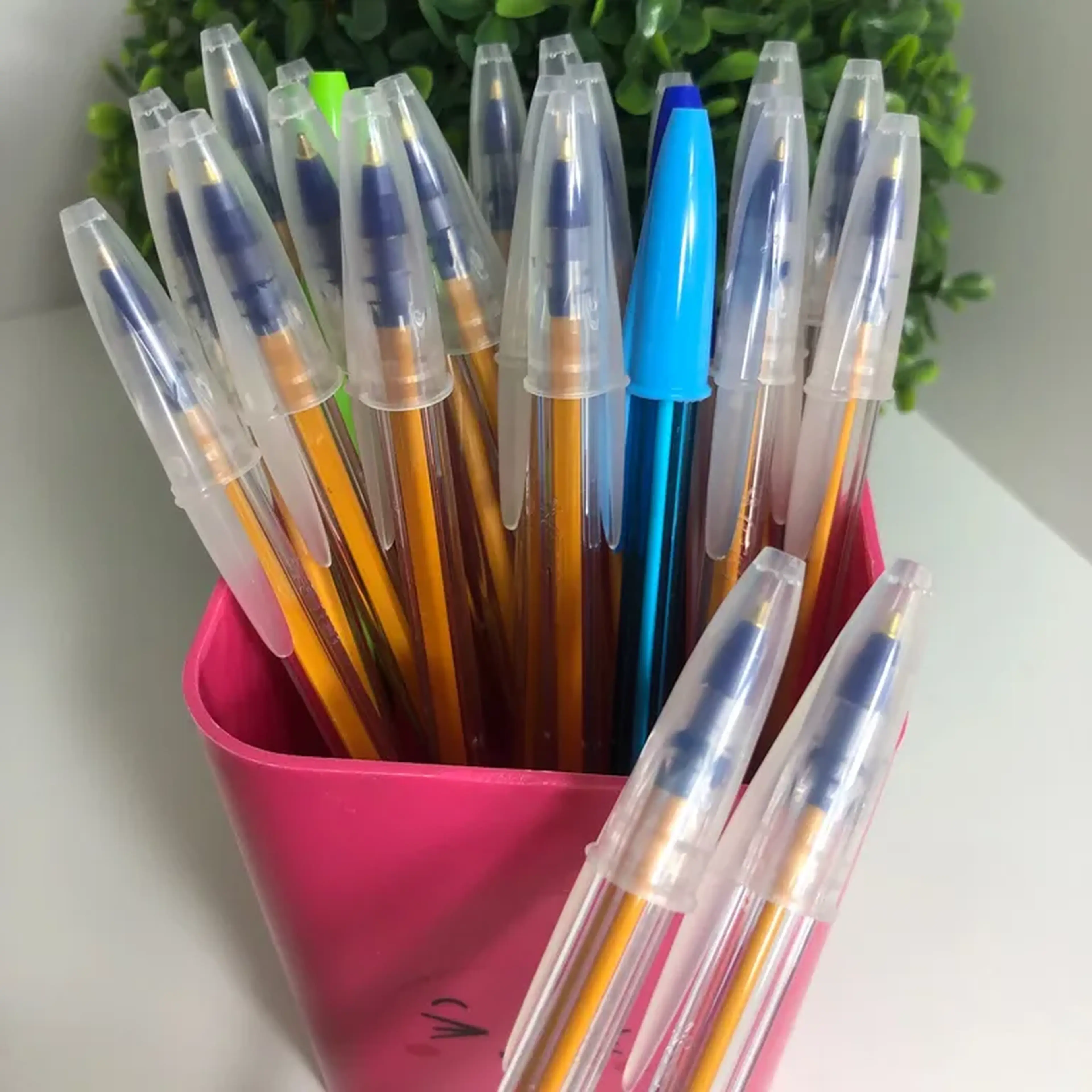 caneta bic ponta fina azul imagem