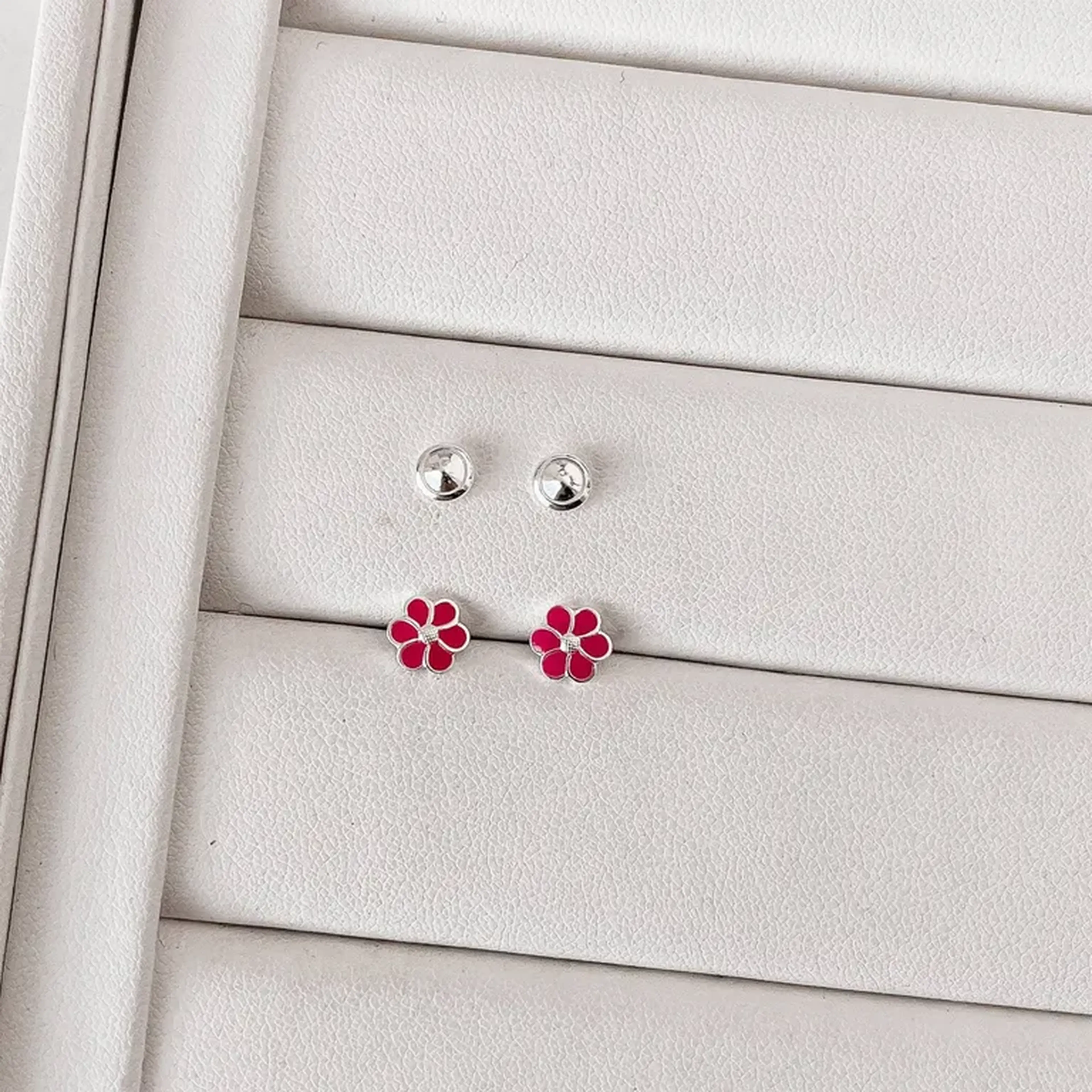 Brinco infantil flor resina imagem