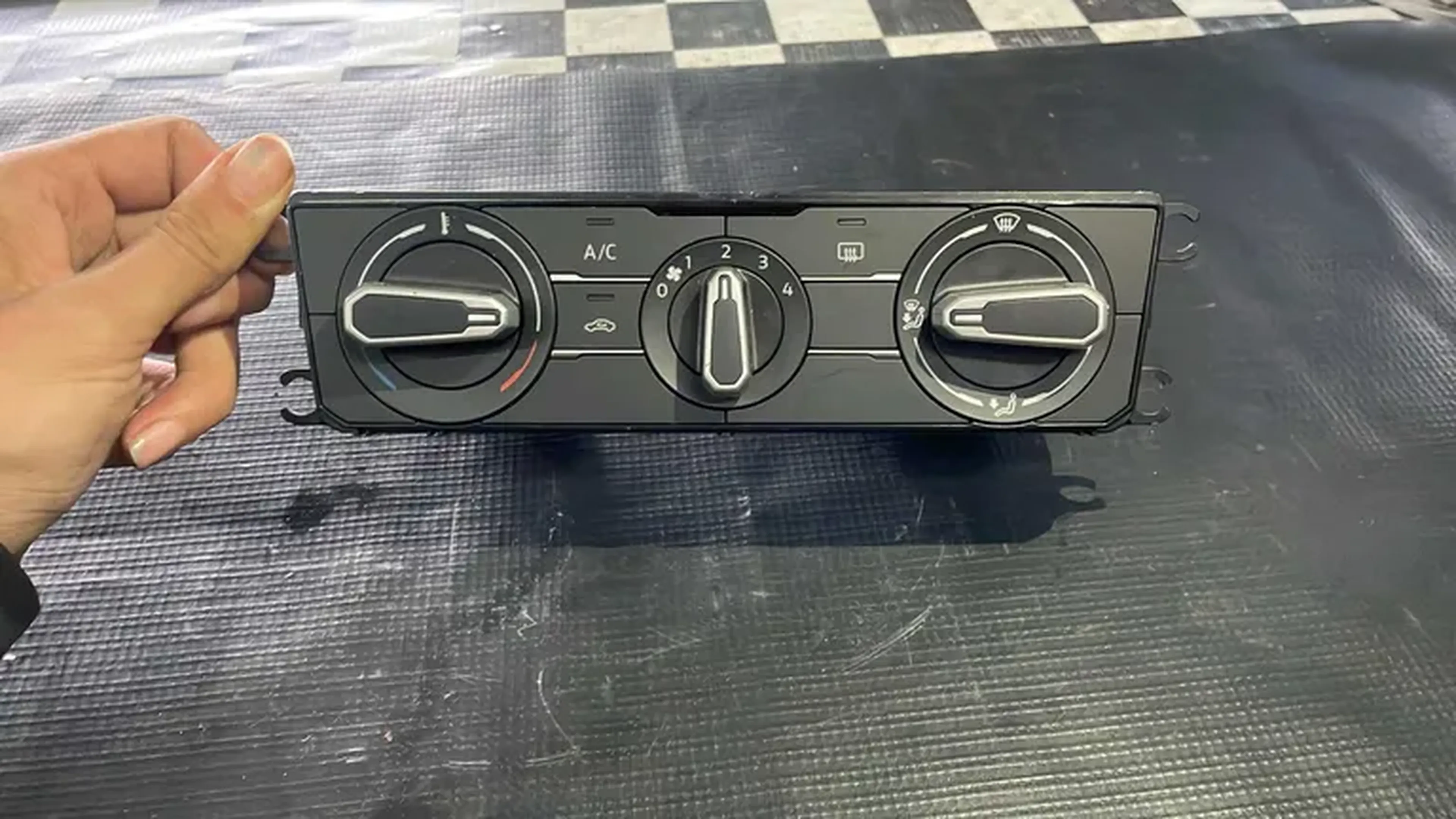 Painel de Controle de Ar Condicionado da Polo 15 17 imagem