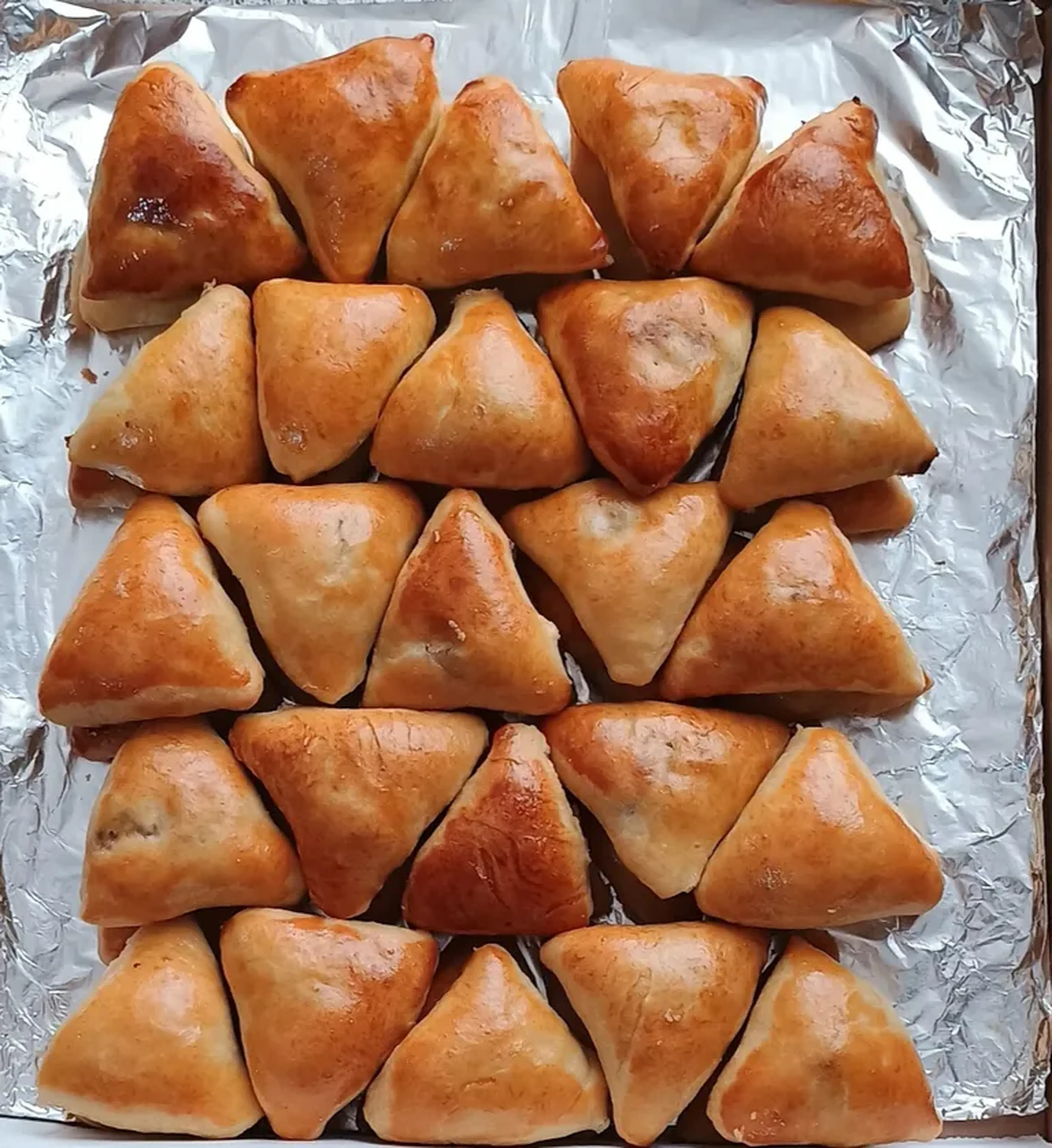 Esfihas de carne, frango ou calabresa (o cento) imagem