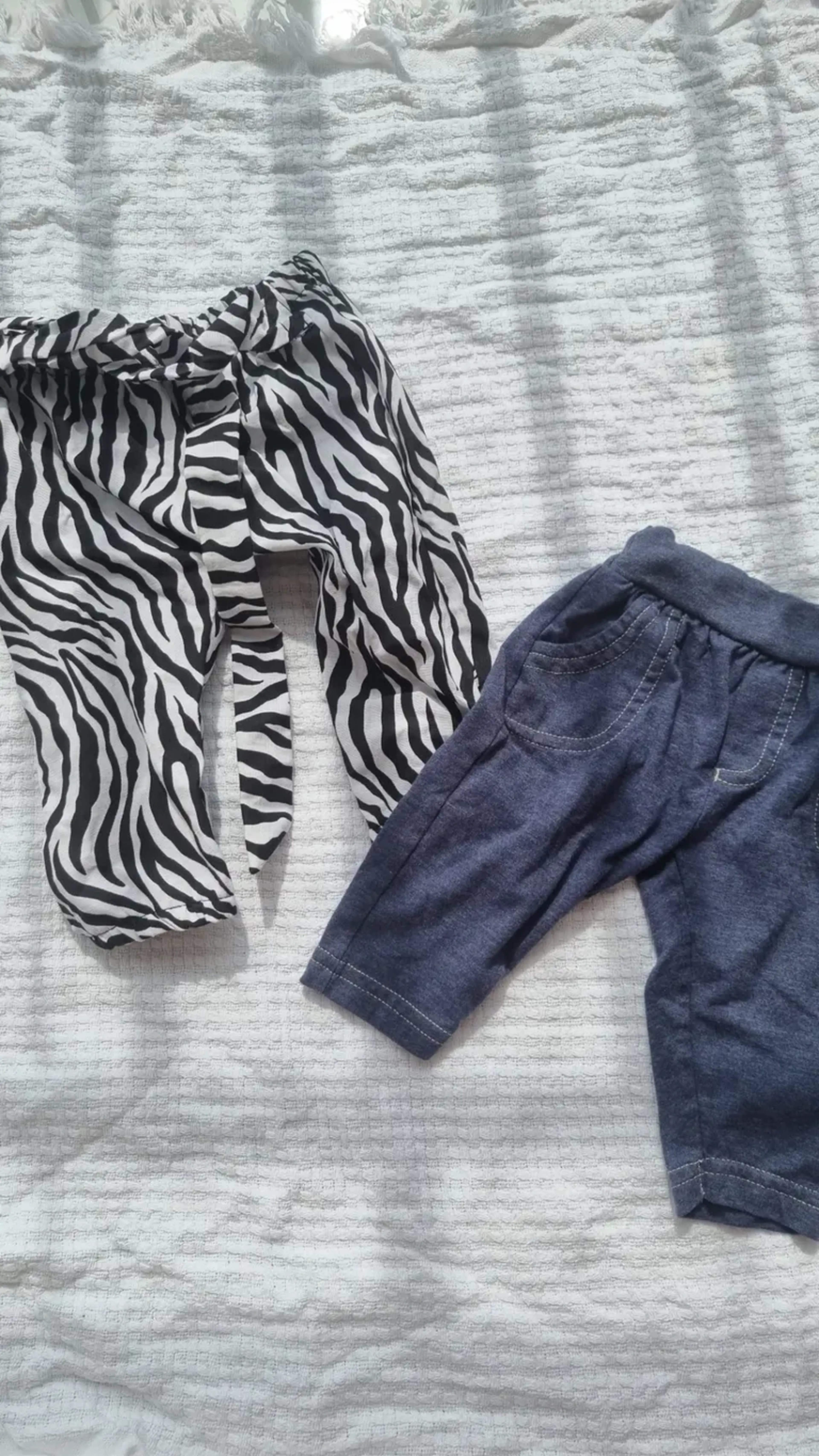 2 Calças zebra e leg jeans - 2 a 4M imagem