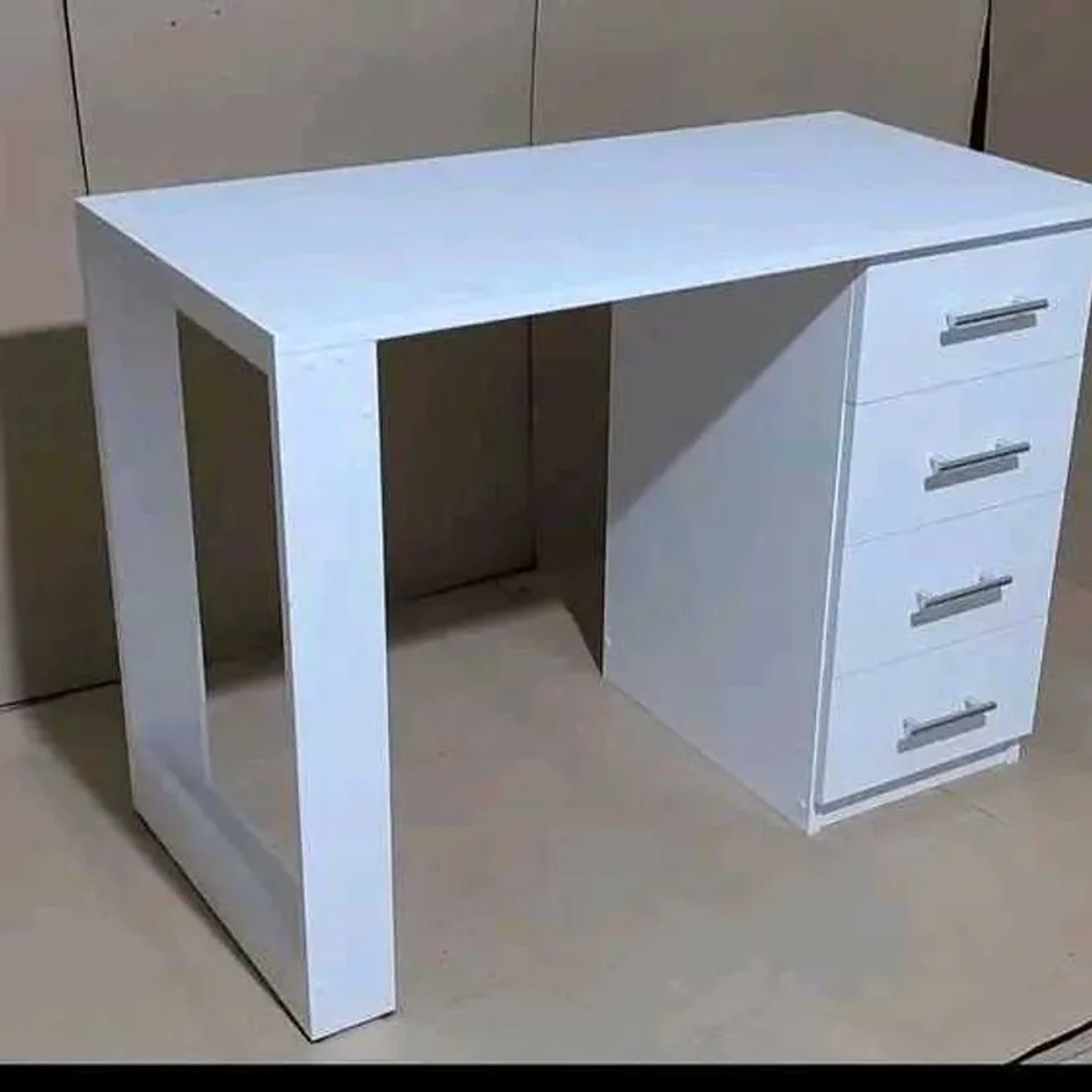Mesa escrita 110x80x45 imagem