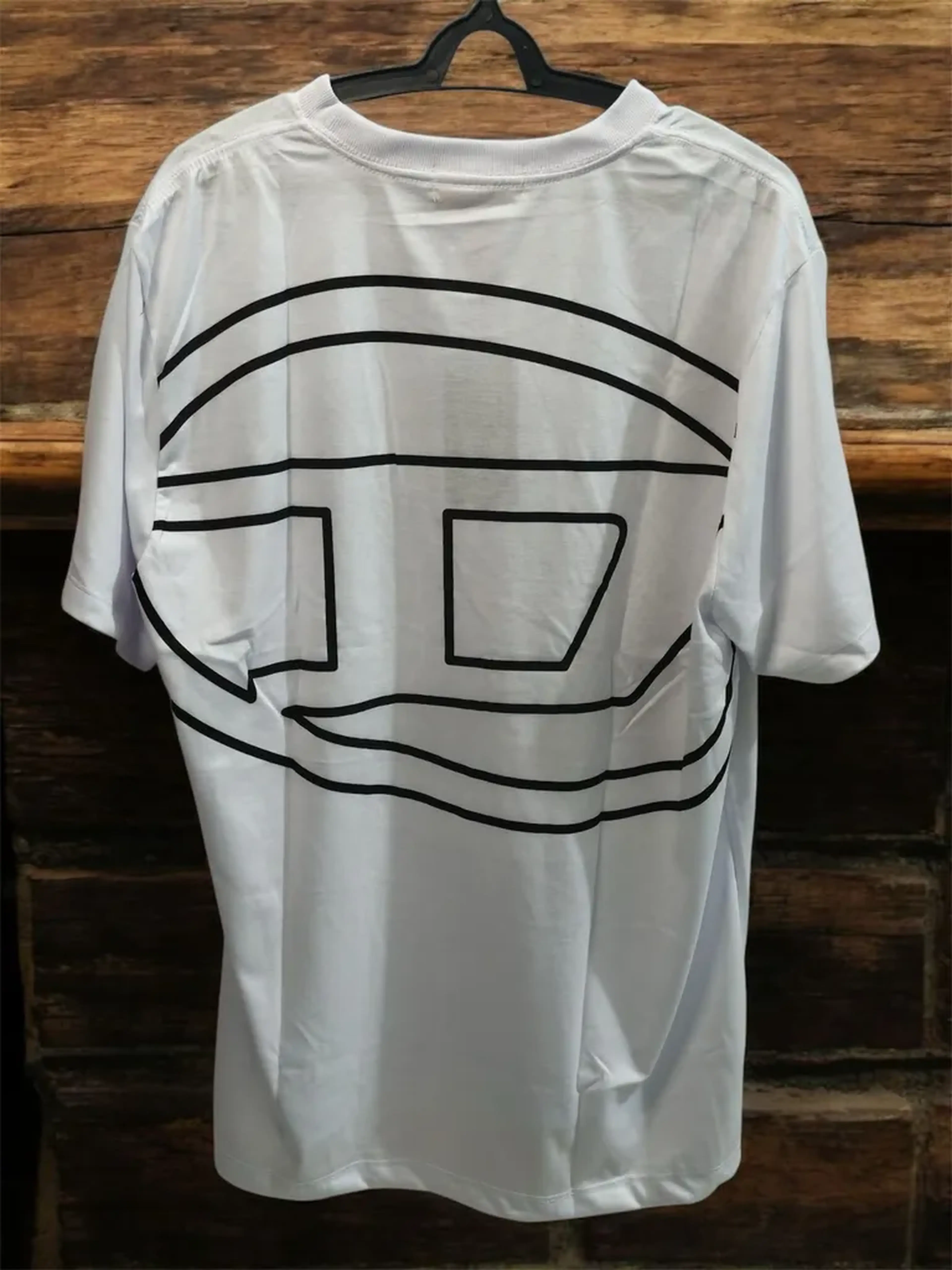 Camiseta diesel branca imagem