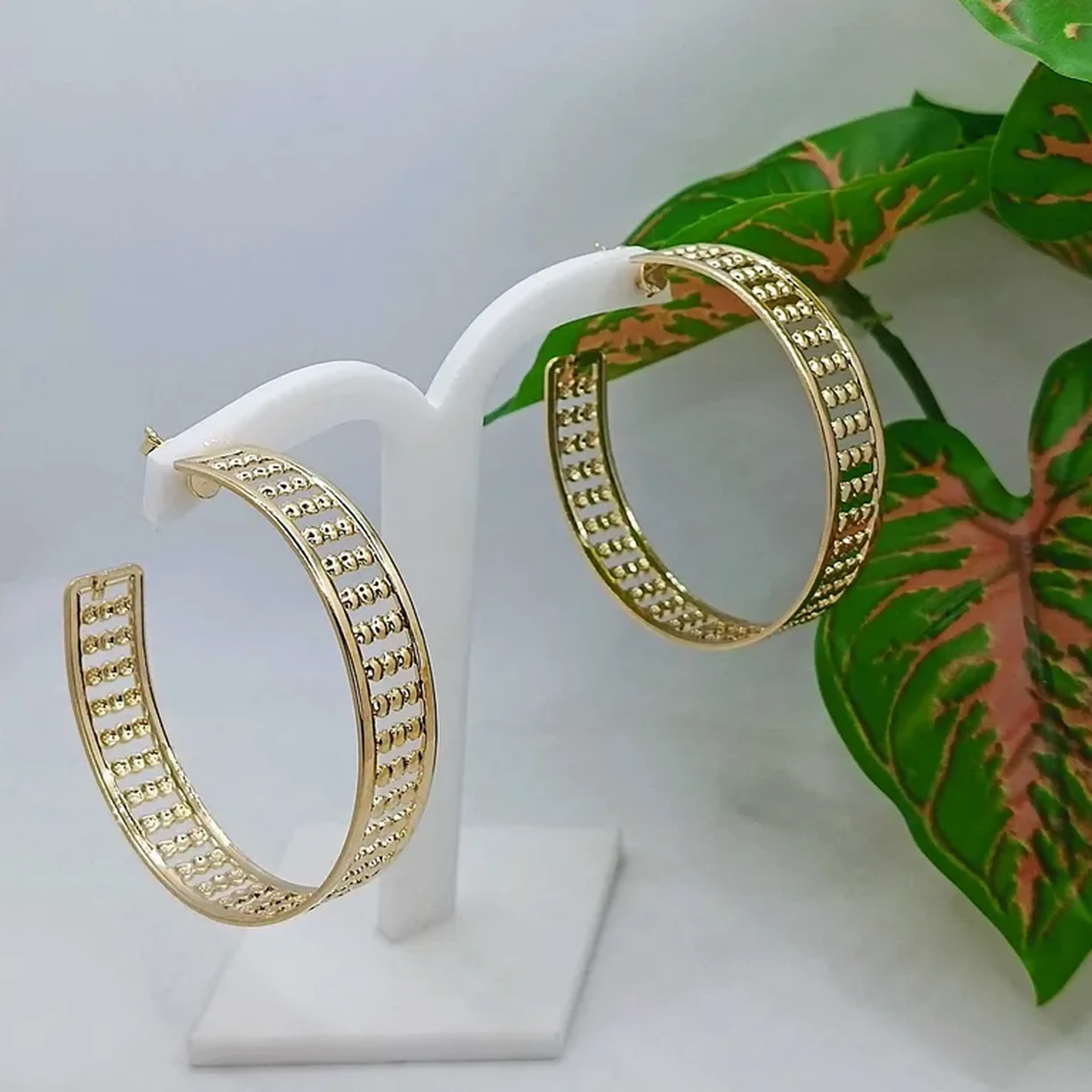 Argola Semi Jóia Trabalhada imagem
