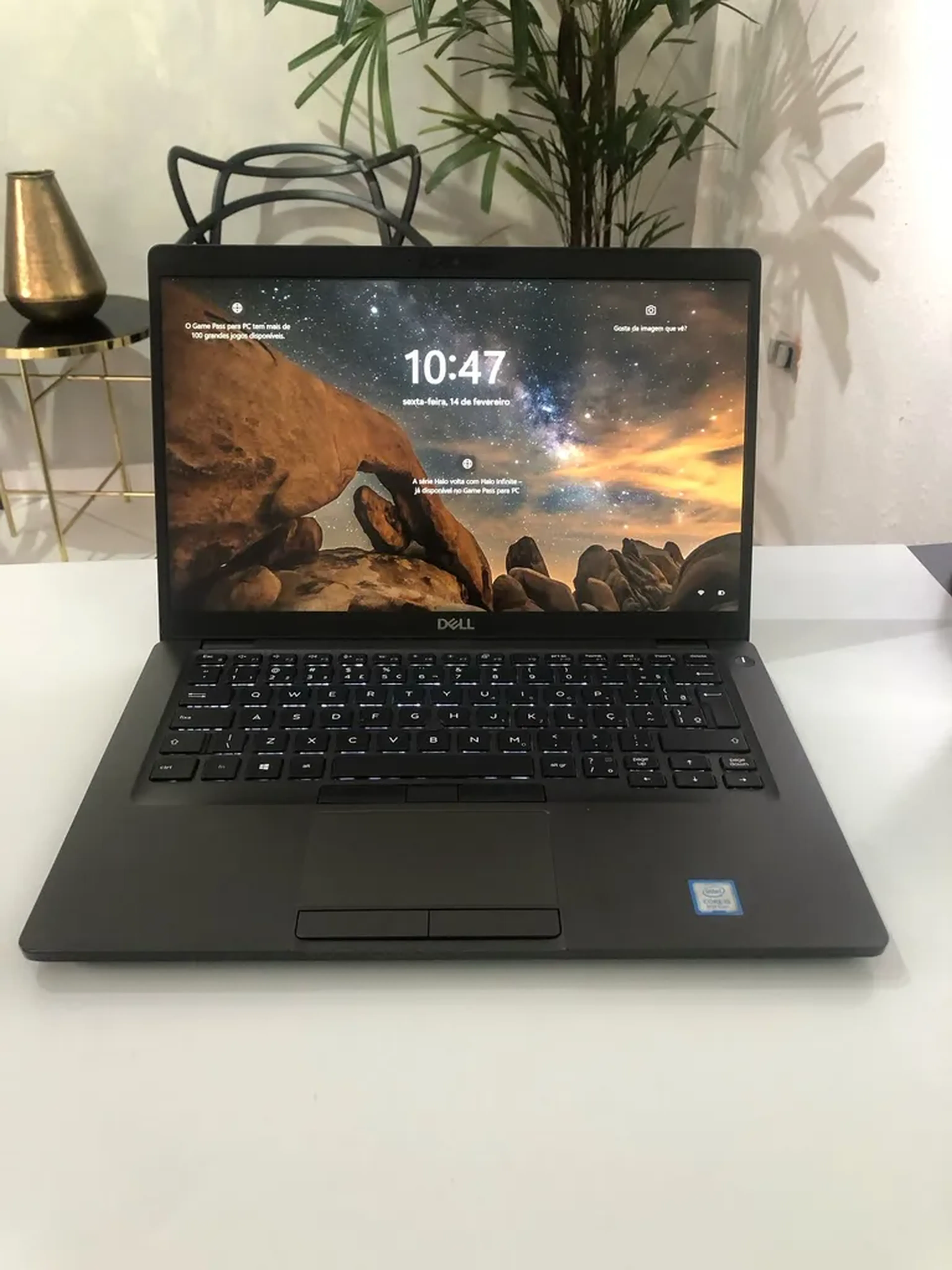 Dell Latitude 5400 Core i5 8 Ram SSD 256 8º GR teclado iluminado imagem