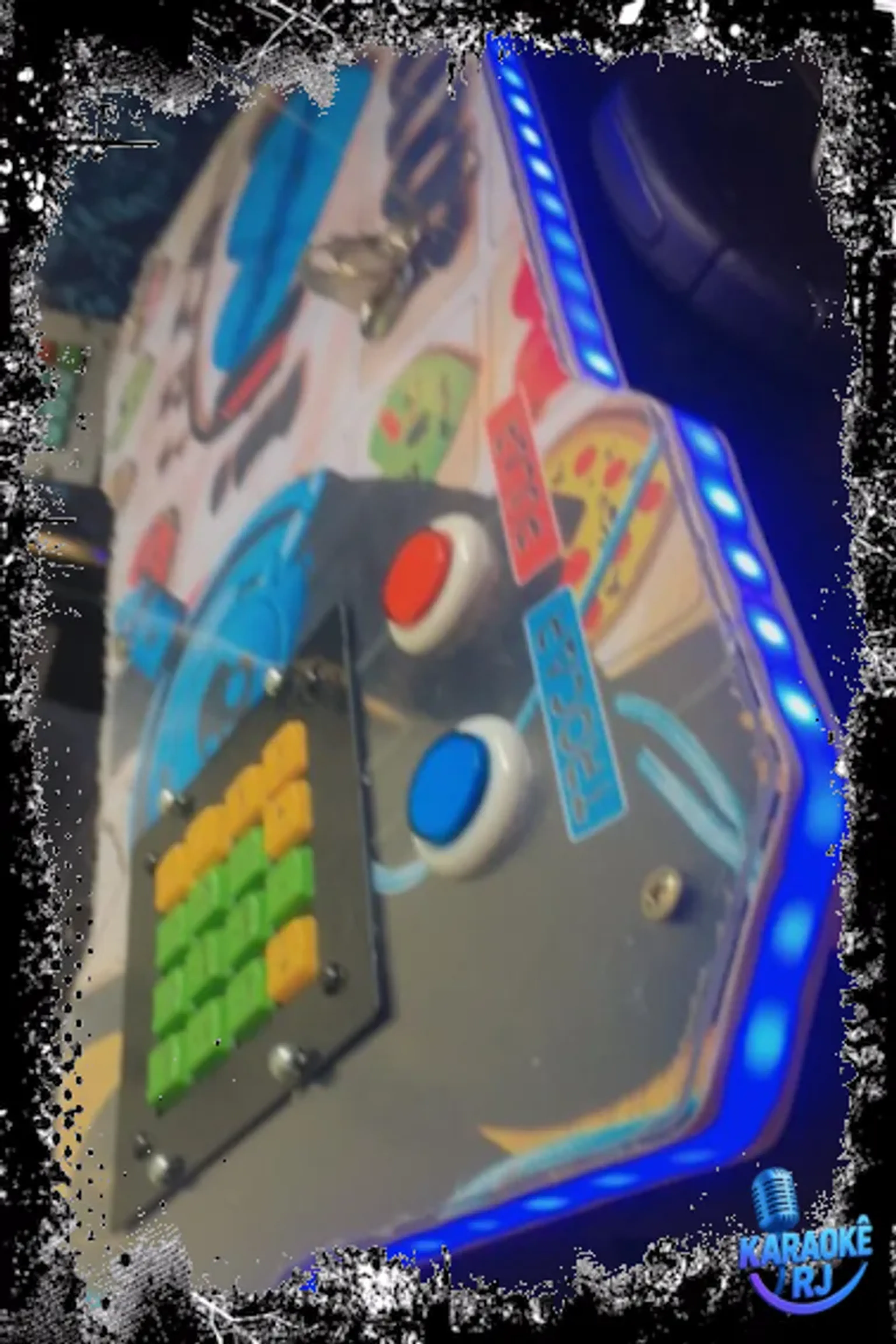 Karaoke com 12.000 mil músicas. imagem