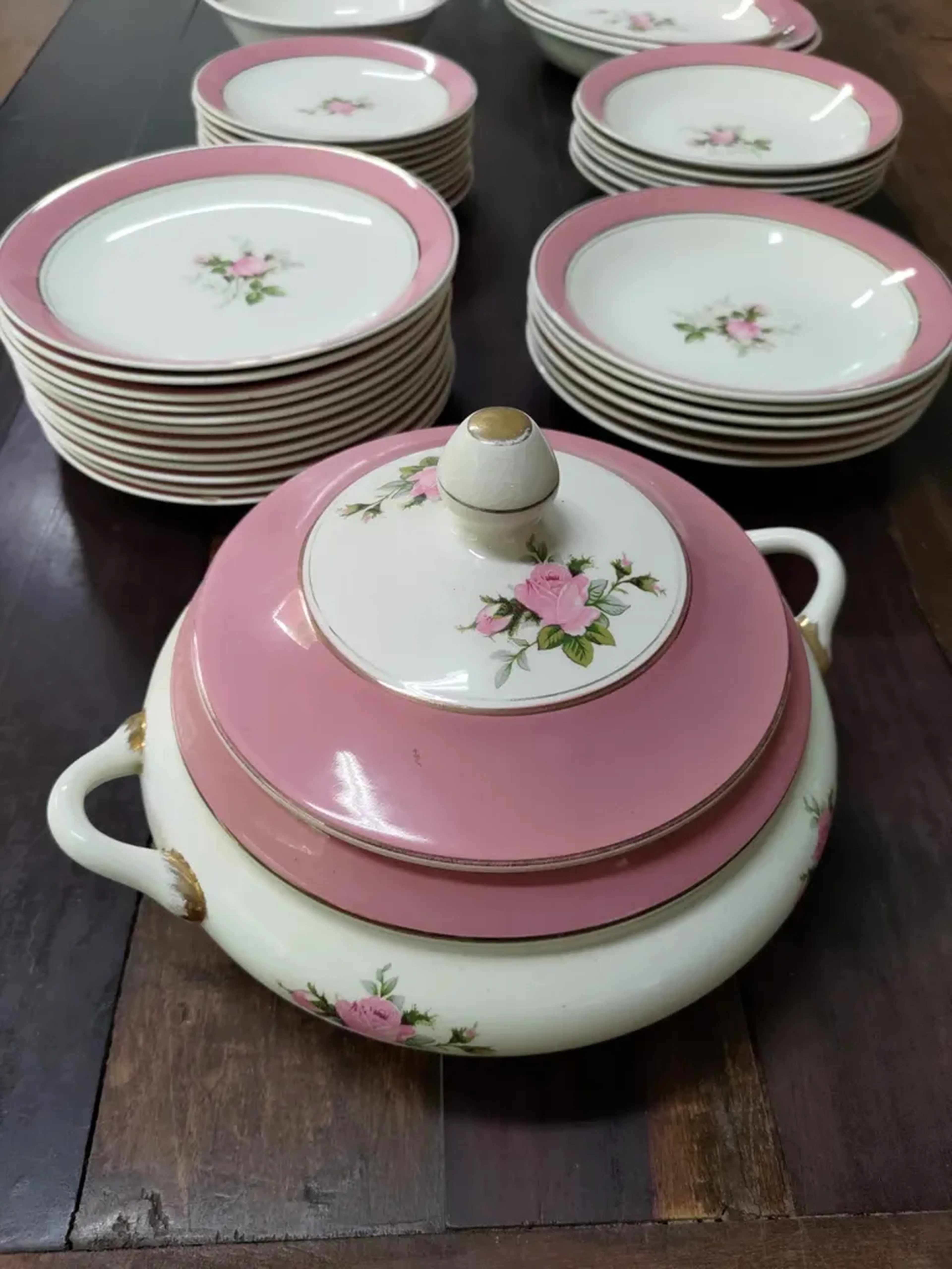 Aparelho de Jantar Porcelana Mauá – Série Ouro e Rosa imagem