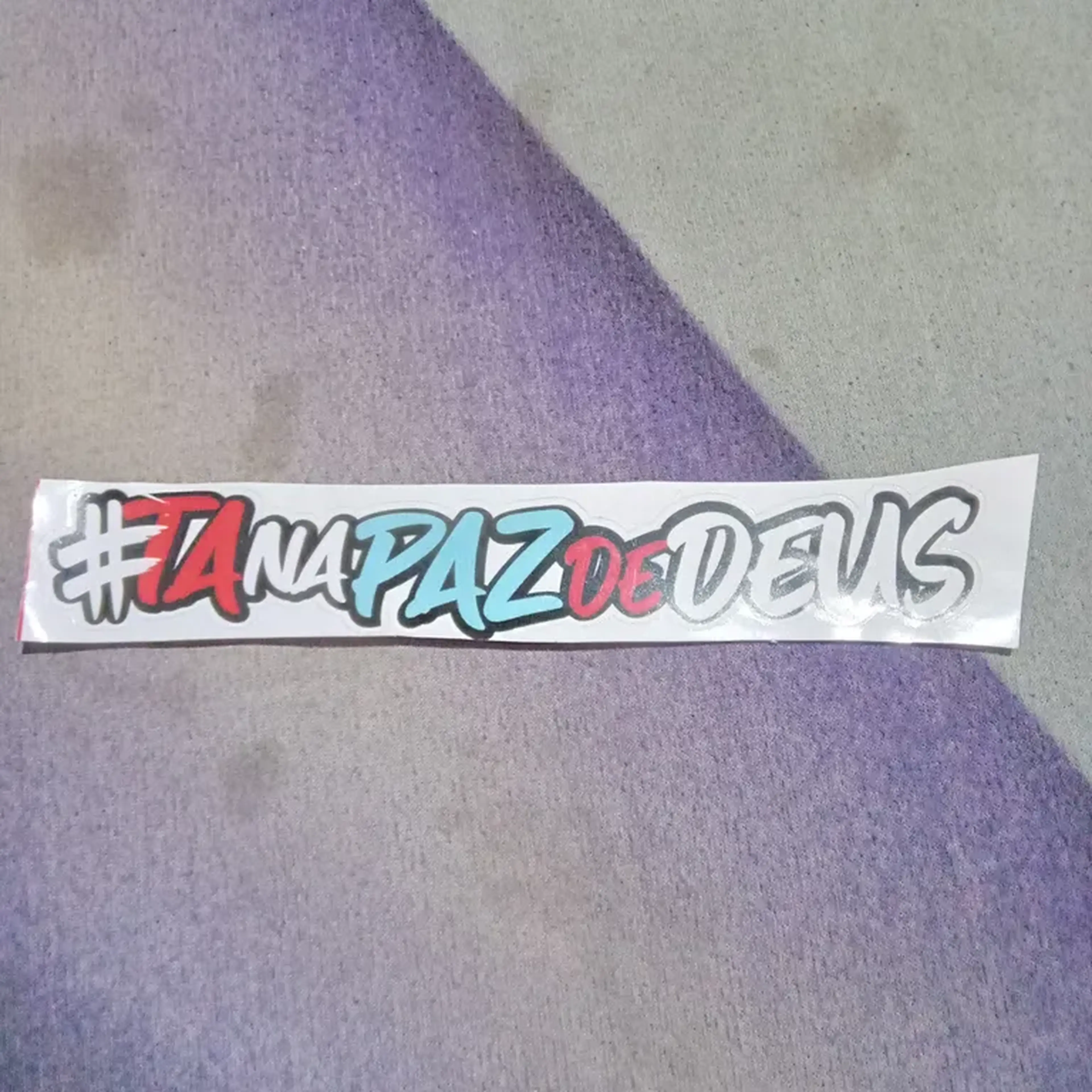 Adesivo #TamoPazDeDeus imagem