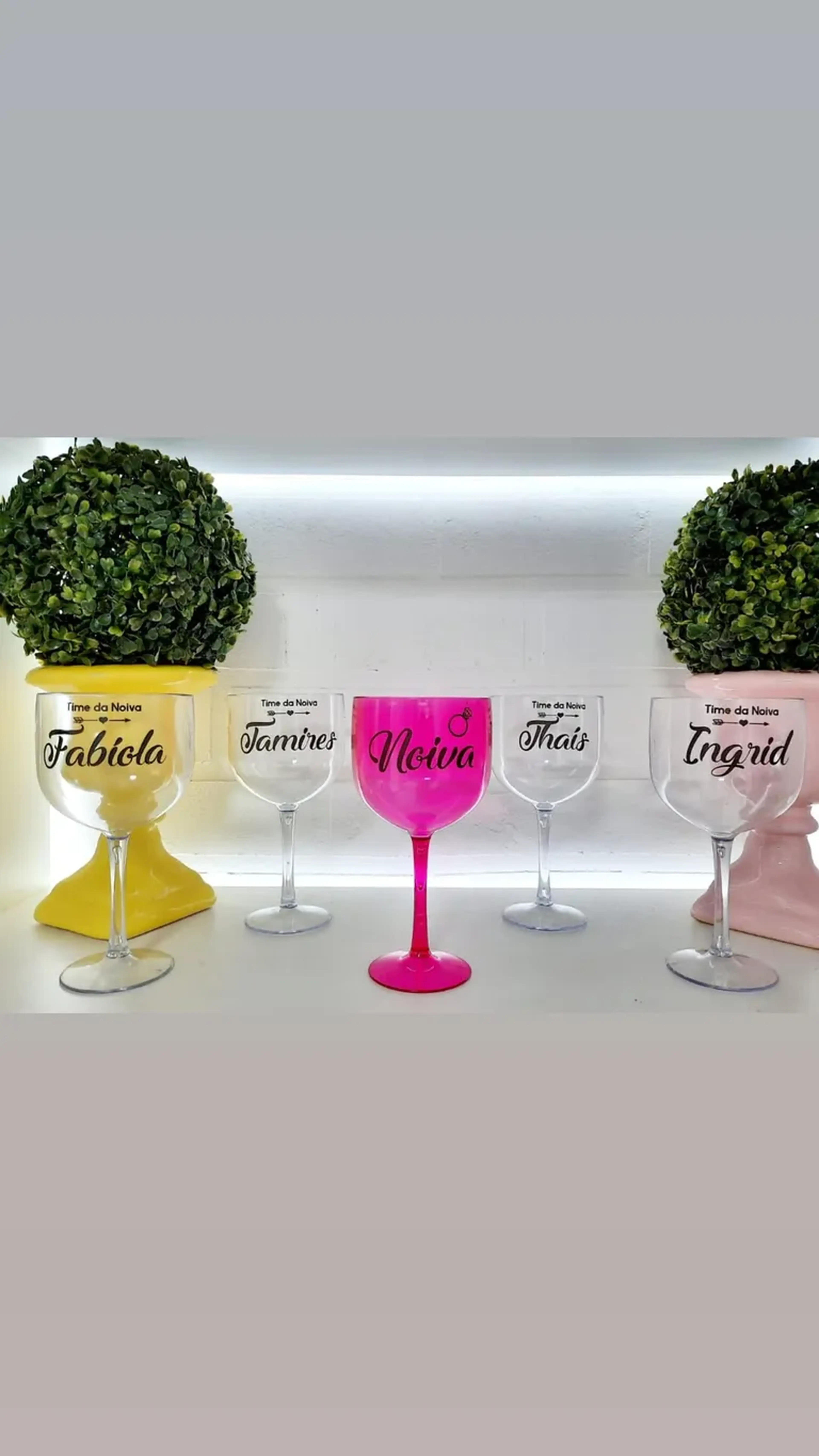 Taça de gin cor única imagem