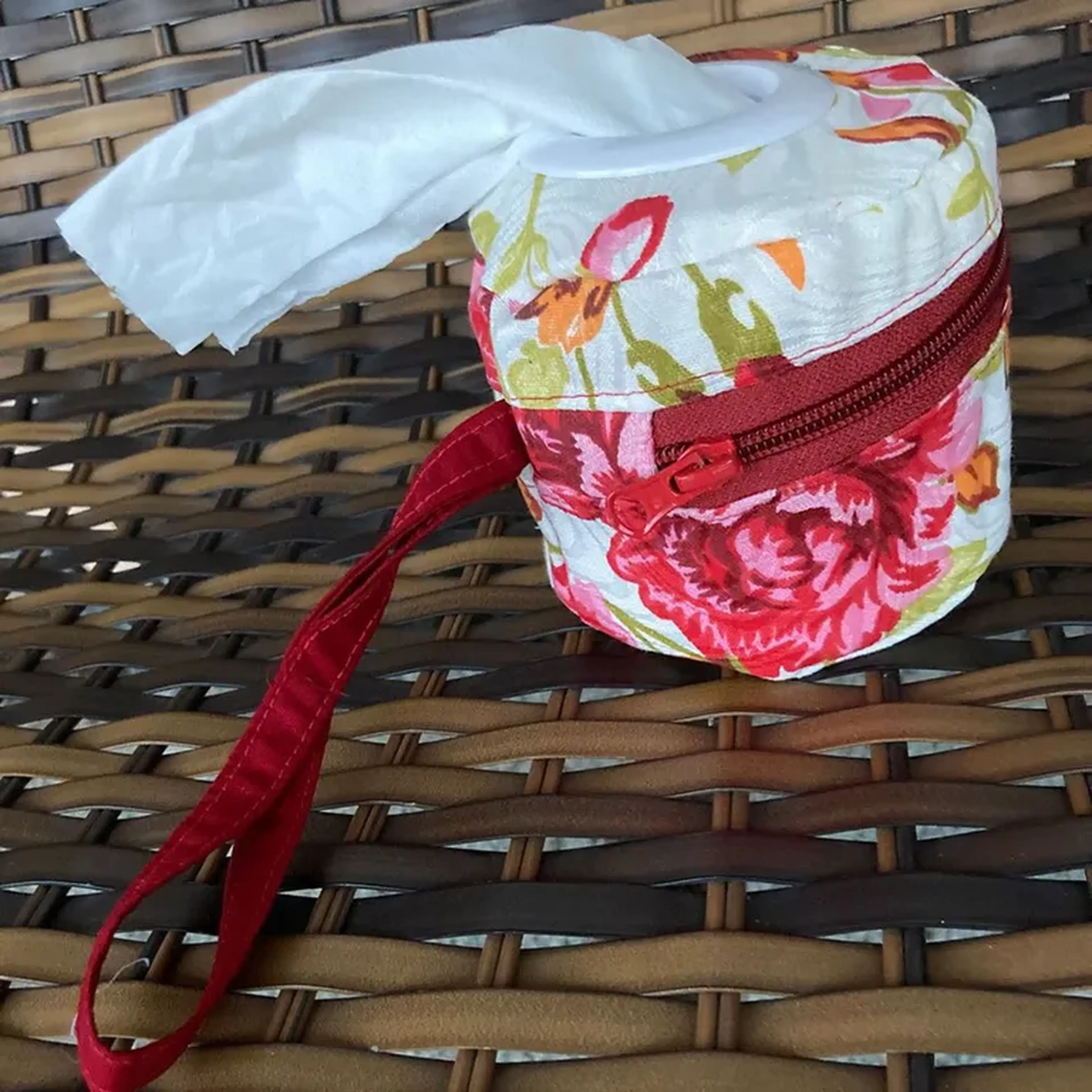 Porta Papel Higiênico em Tricoline Estampa Floral imagem