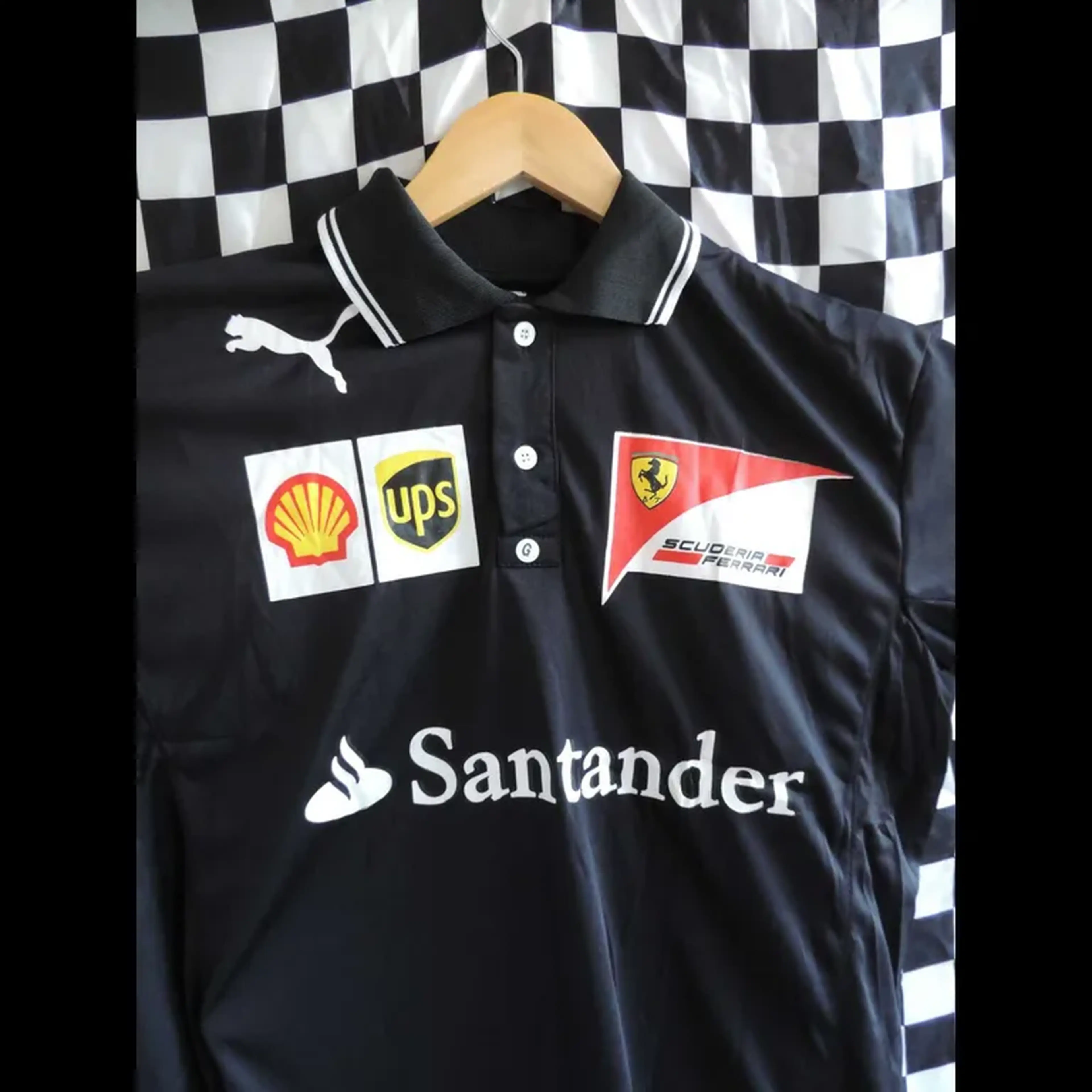 Polo Ferrari Vintage Black imagem