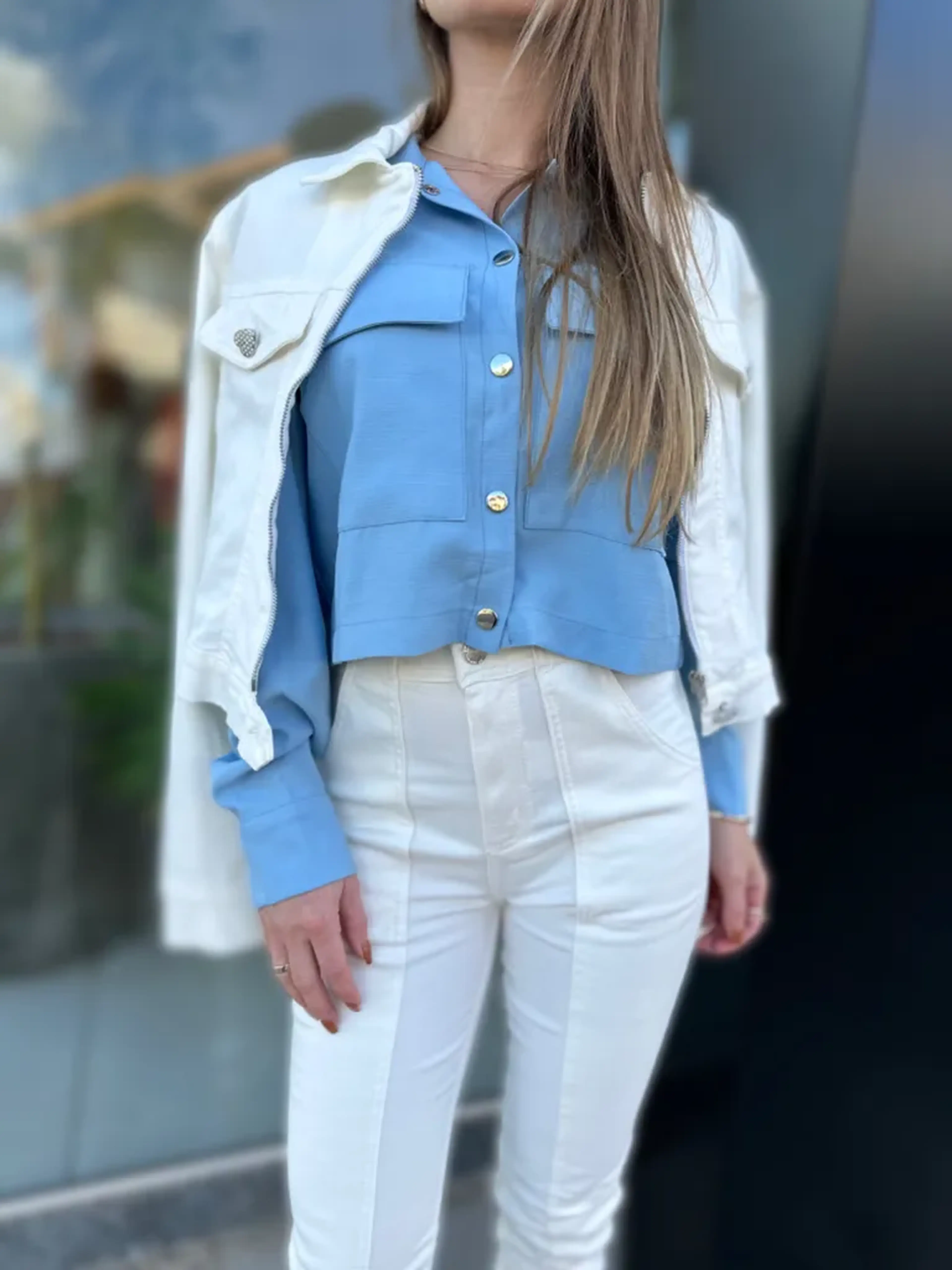 Camisa Crooped com bolsos imagem