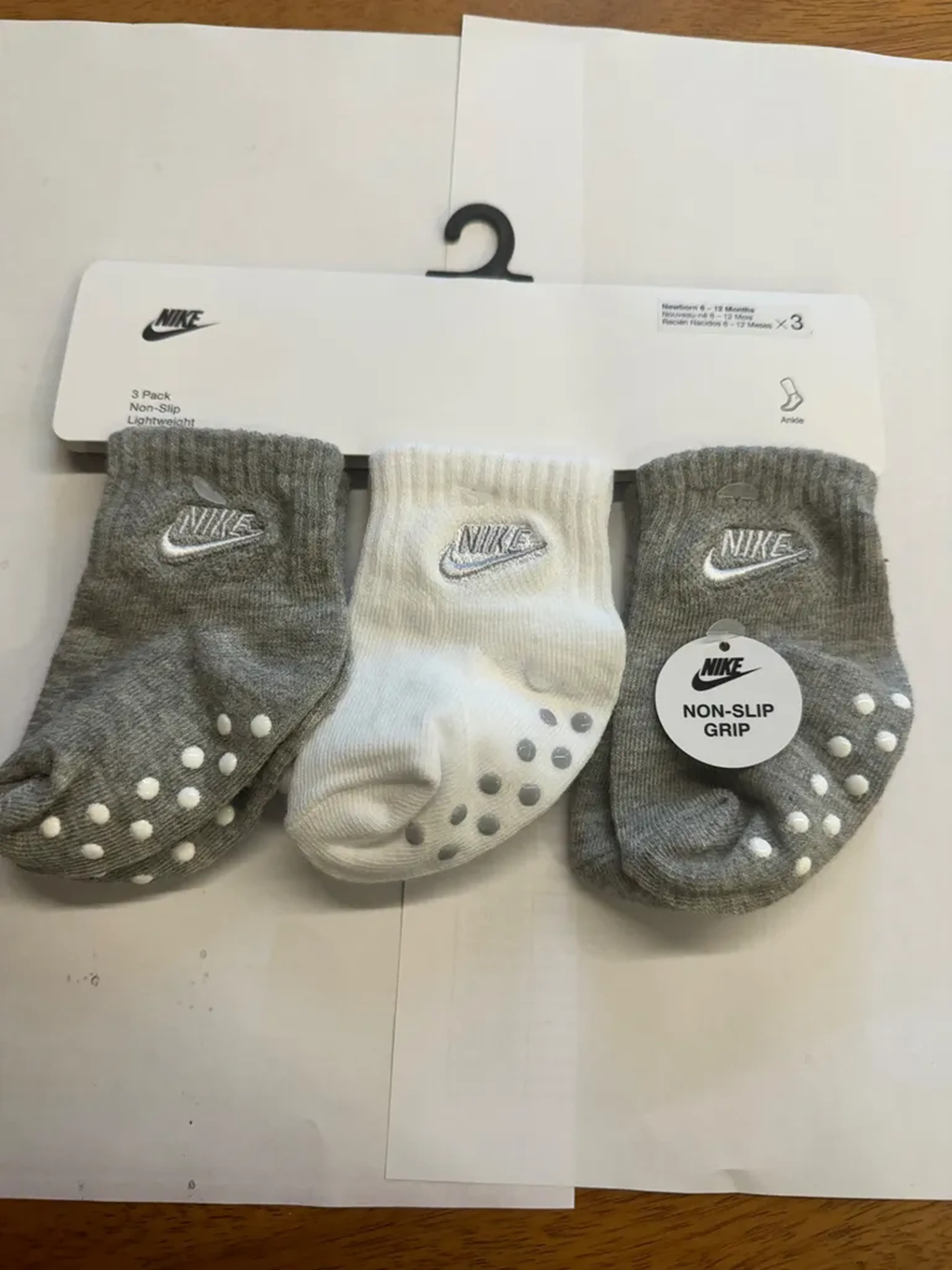 Kit 3 Meias Nike 06-12 meses imagem