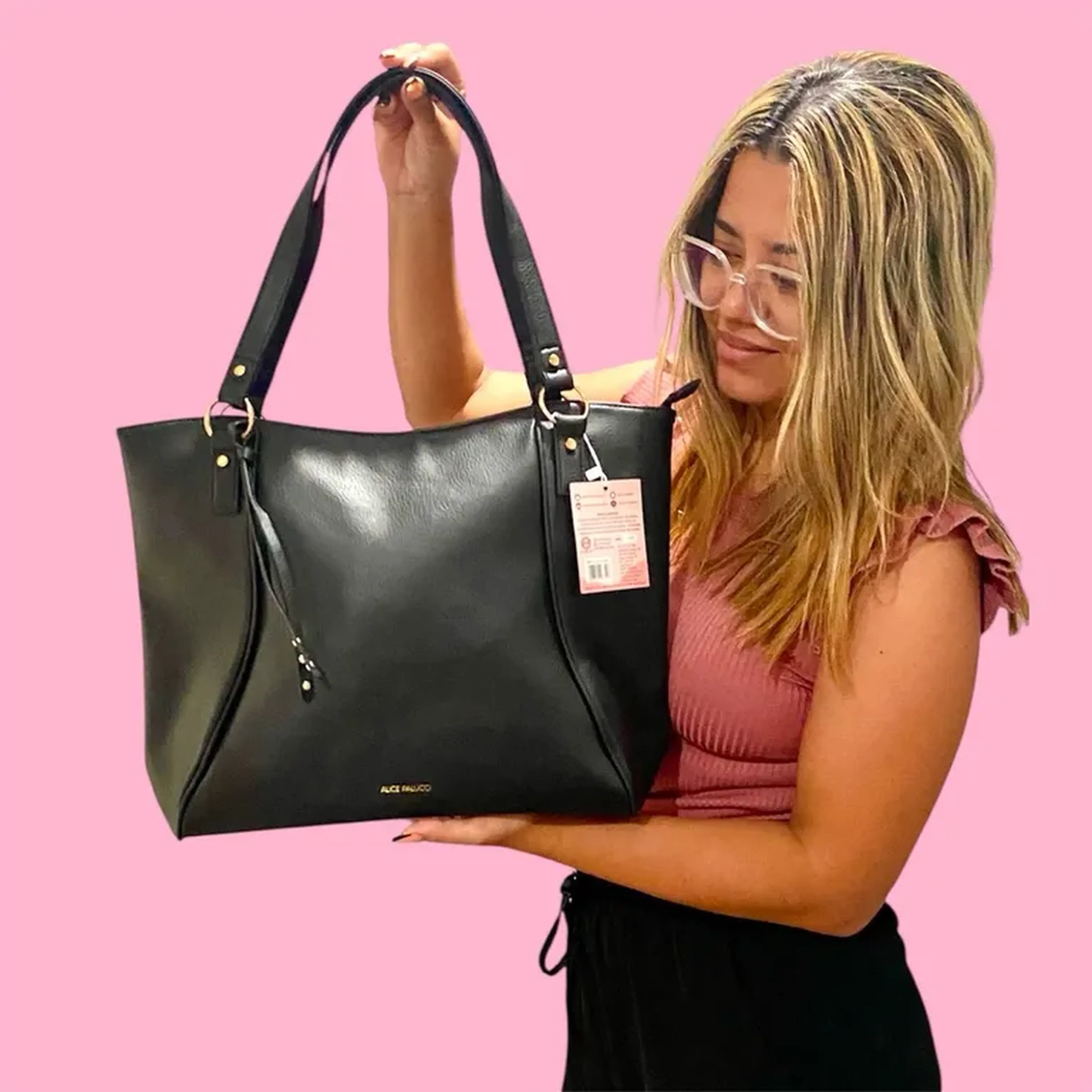 bolsa preta grande Alice Pallucci imagem