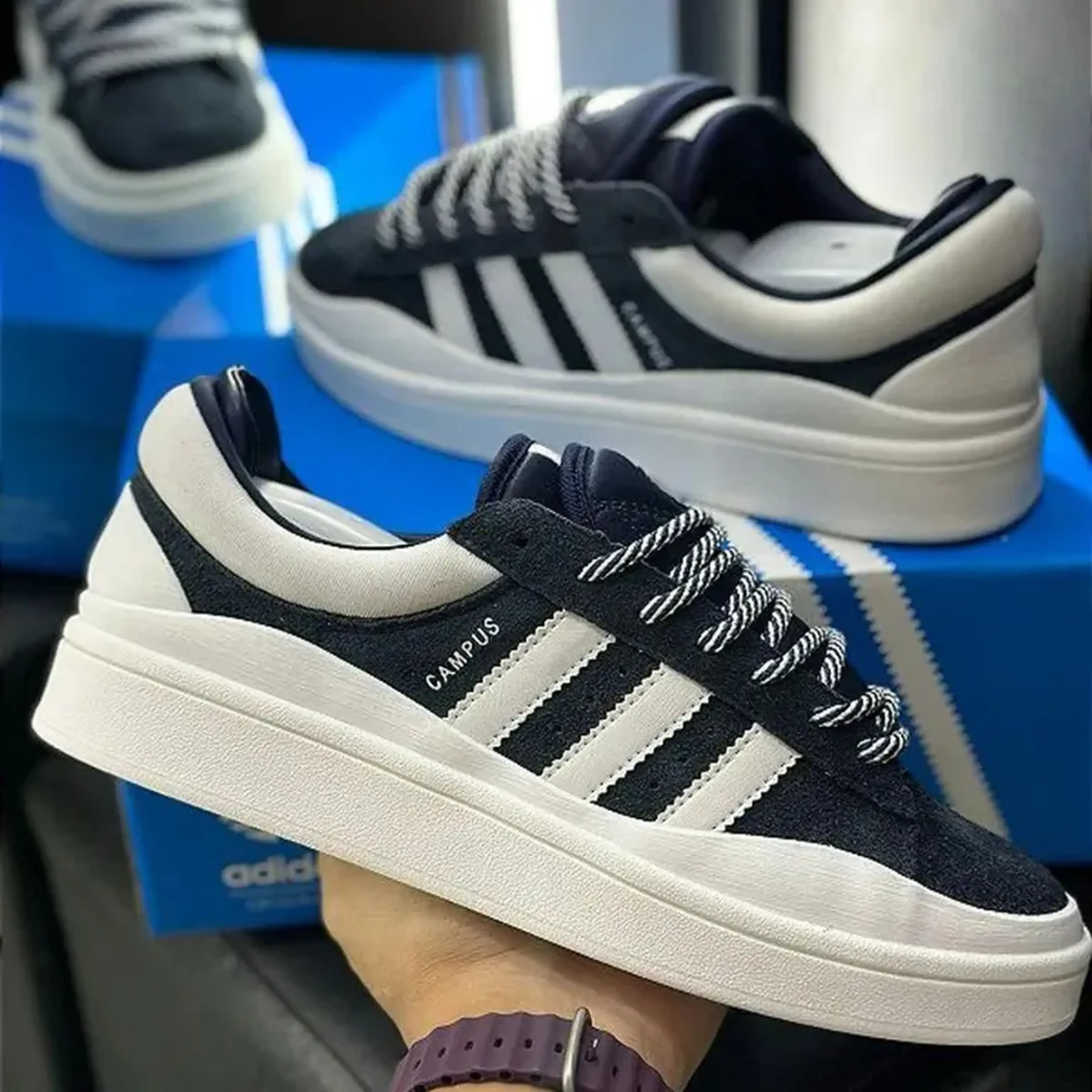 Adidas Bad Bunny Marinho e Branco Premium imagem