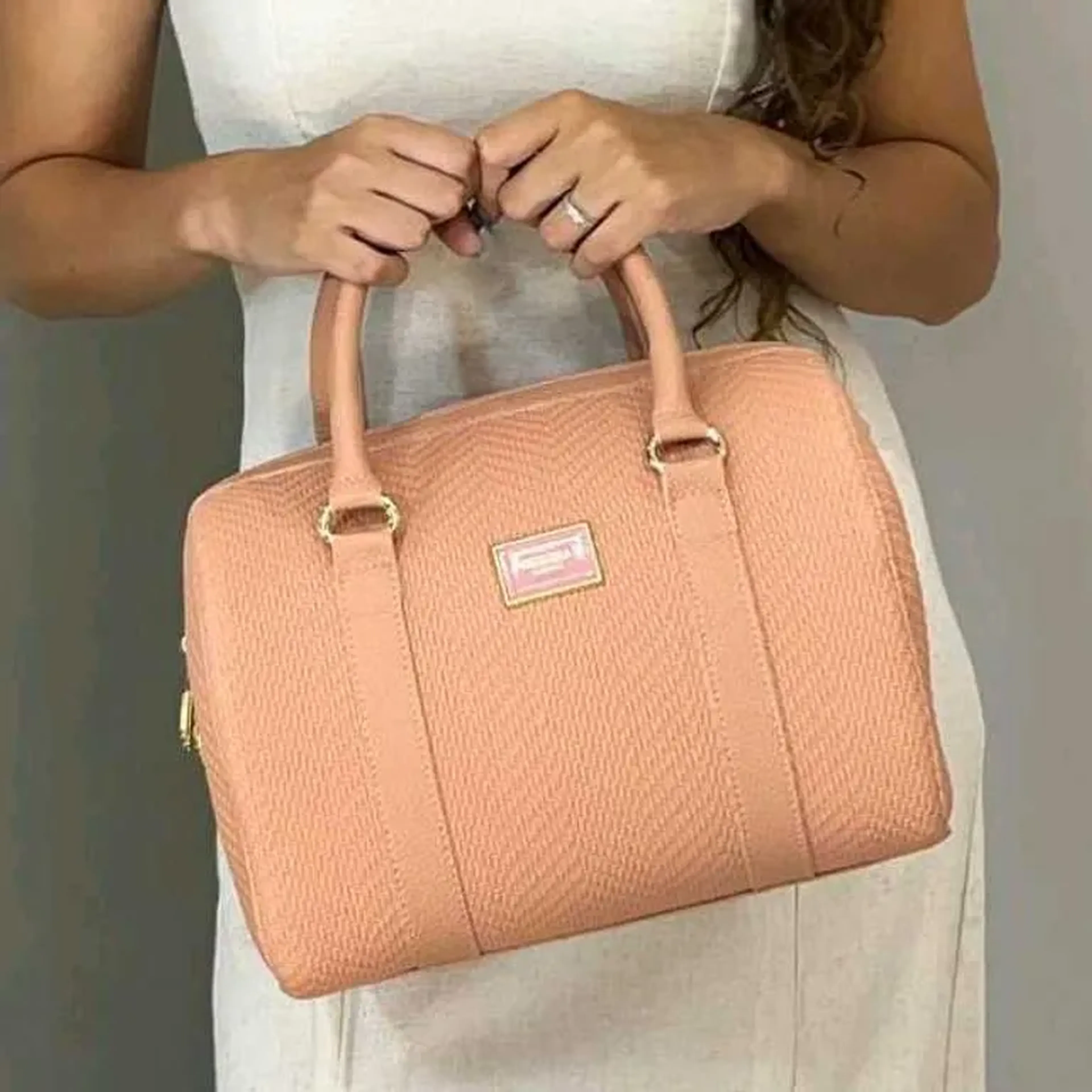 Bolsa Arezzo Baú imagem