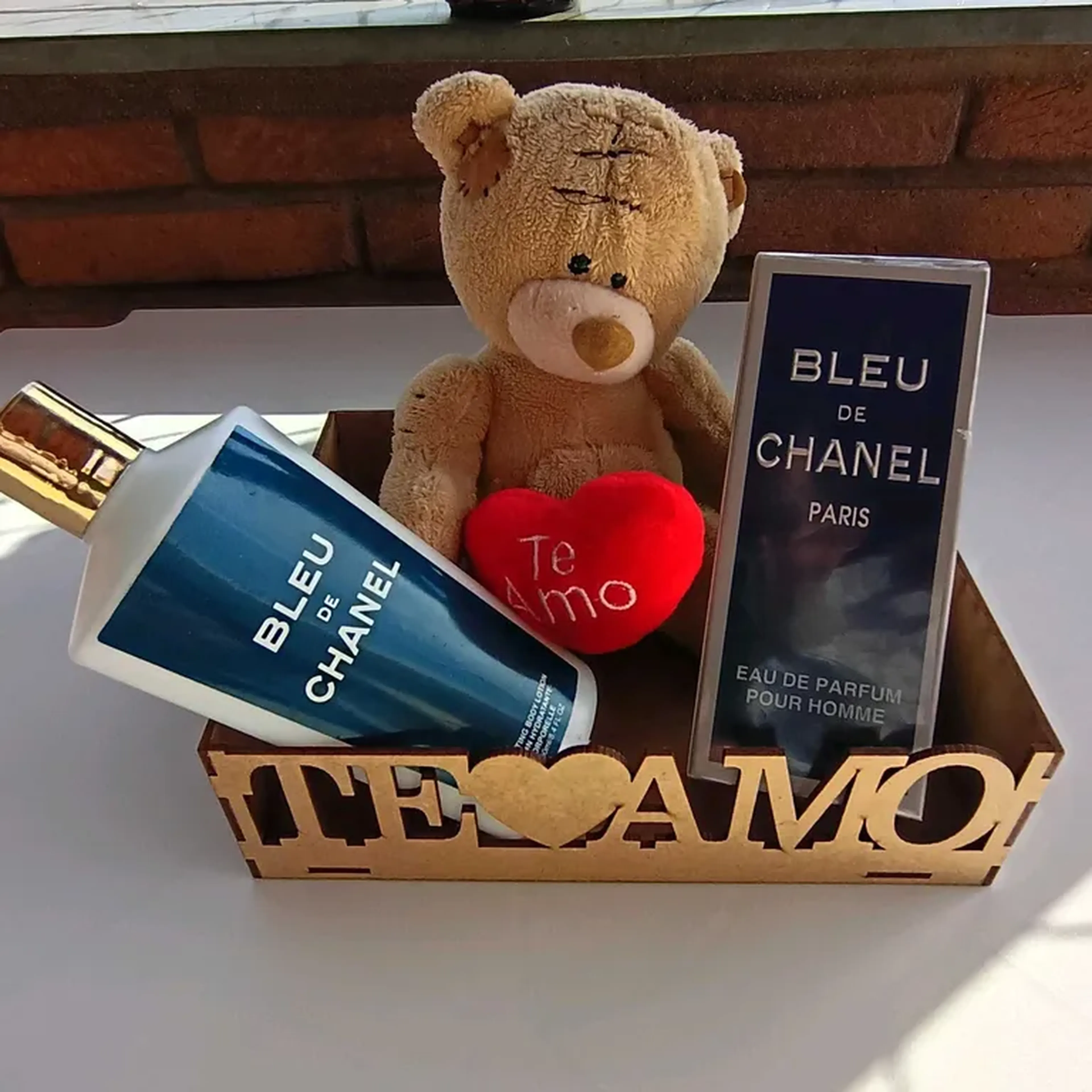 Bleu de Chanel Perfume e o creme kit imagem