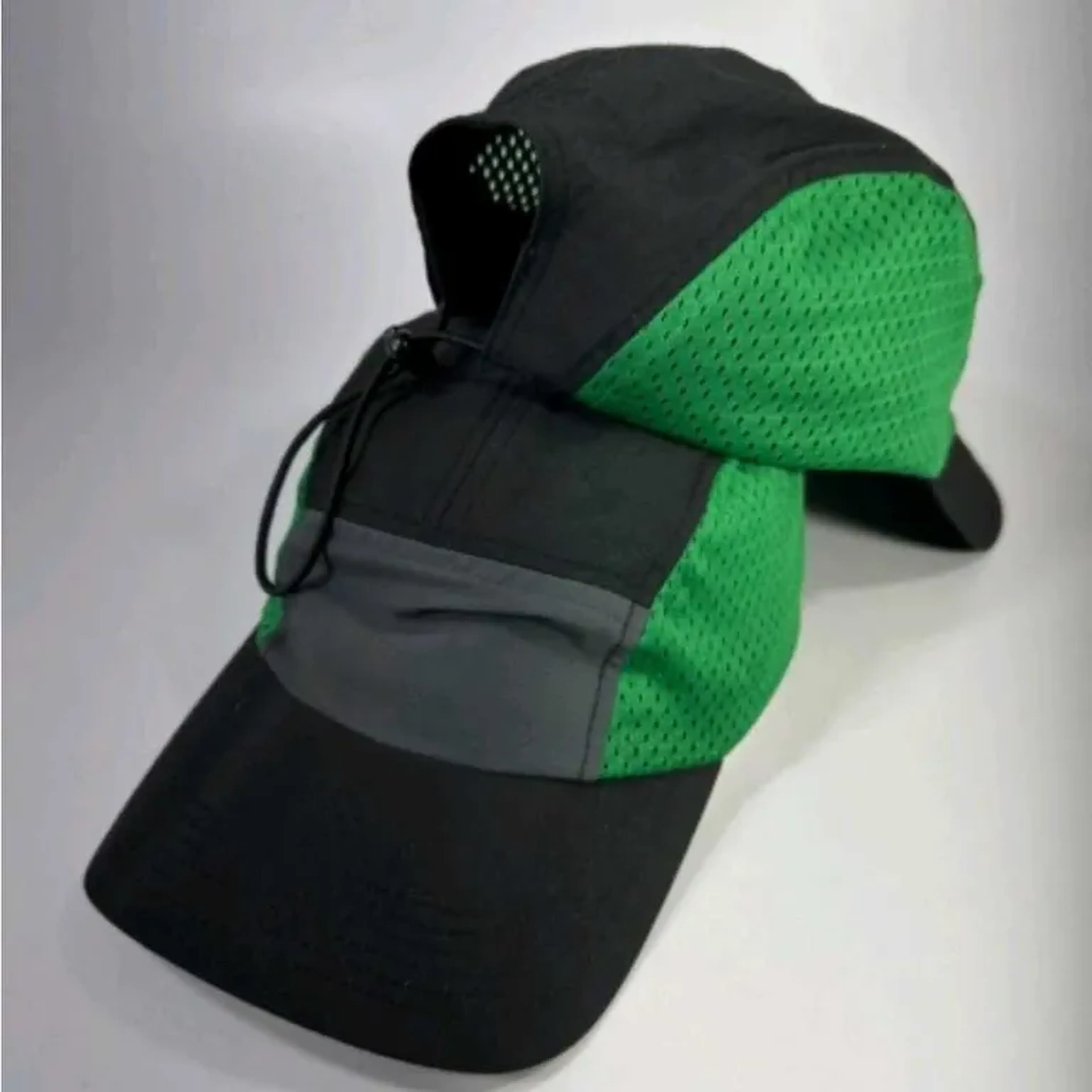 BONÉ SEM ESTAMPA FIVE PANEL IMPERMEÁVEL CHUMBO PRETO VERDE imagem