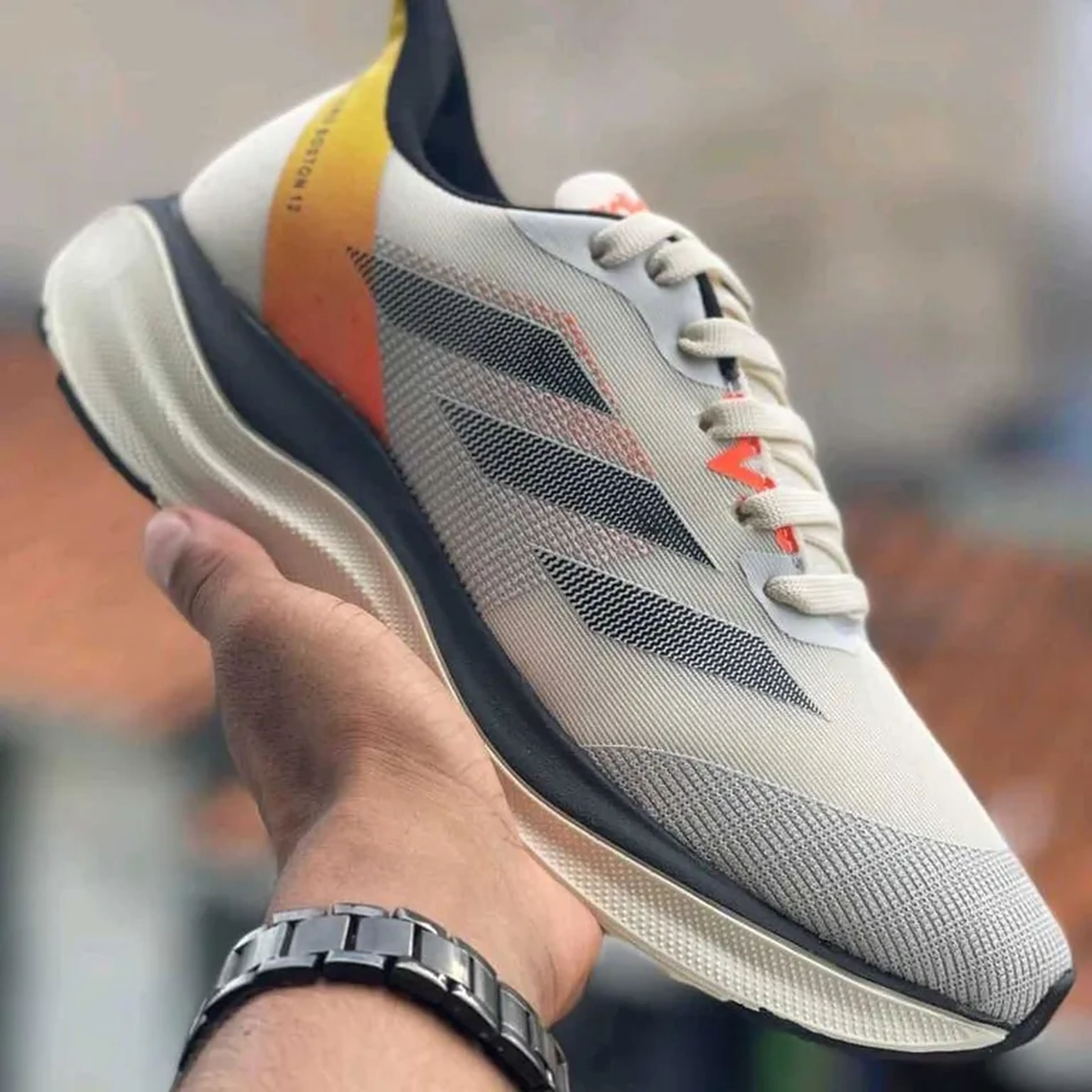 Adizero Branco e Cinza imagem