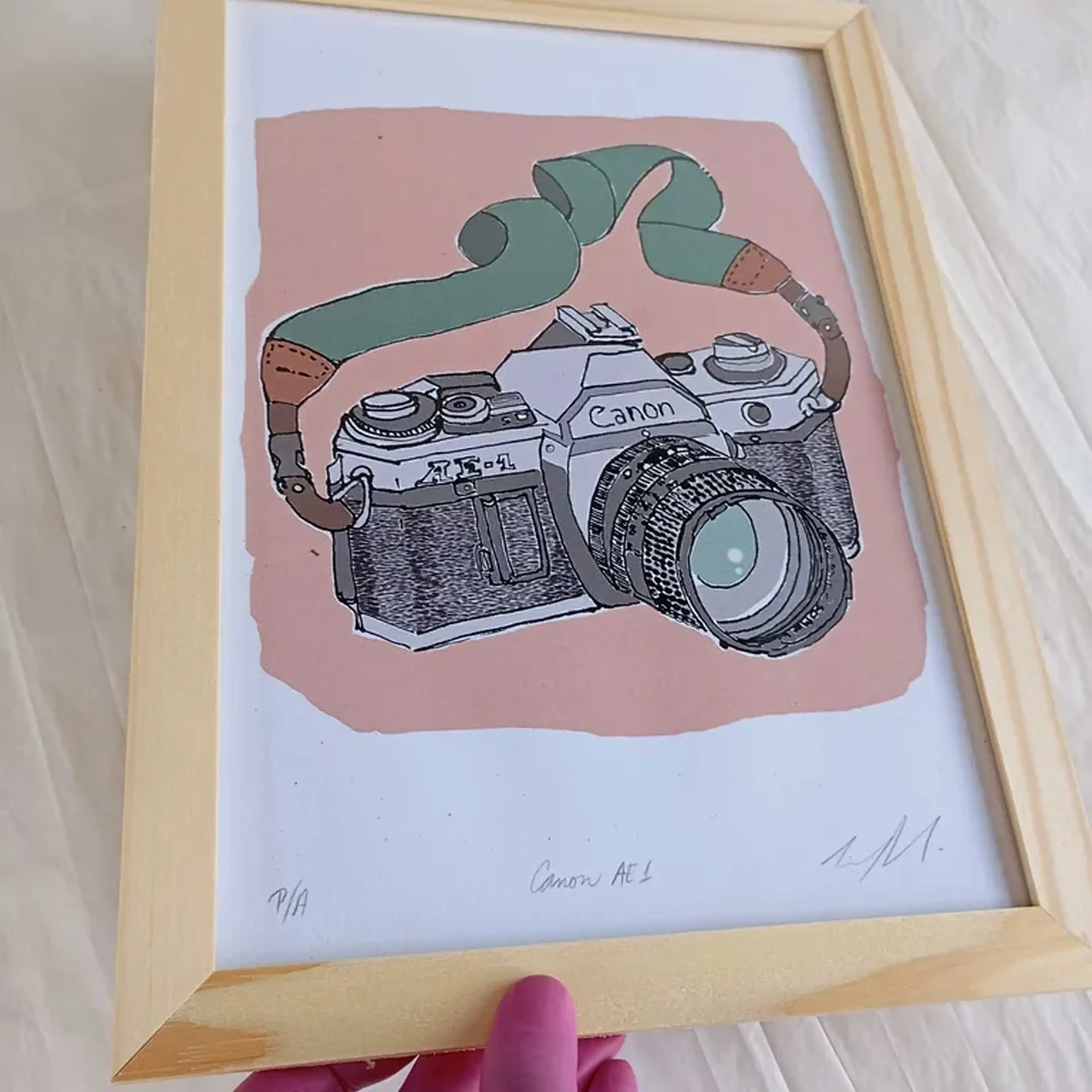 We Love Cameras - Canon AE1 - 21x30 cm moldura plana imagem