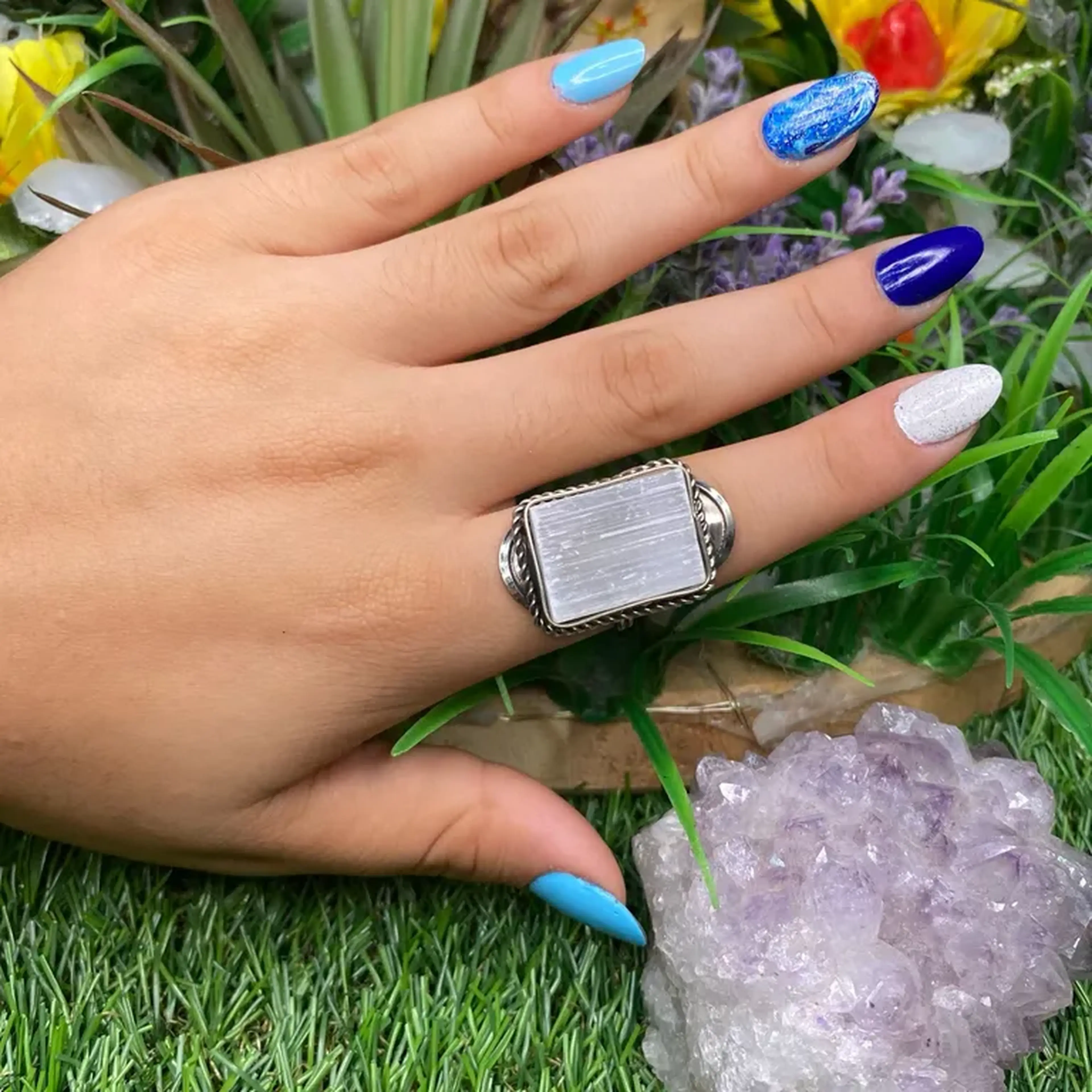 Anel com cristal de Selenita imagem