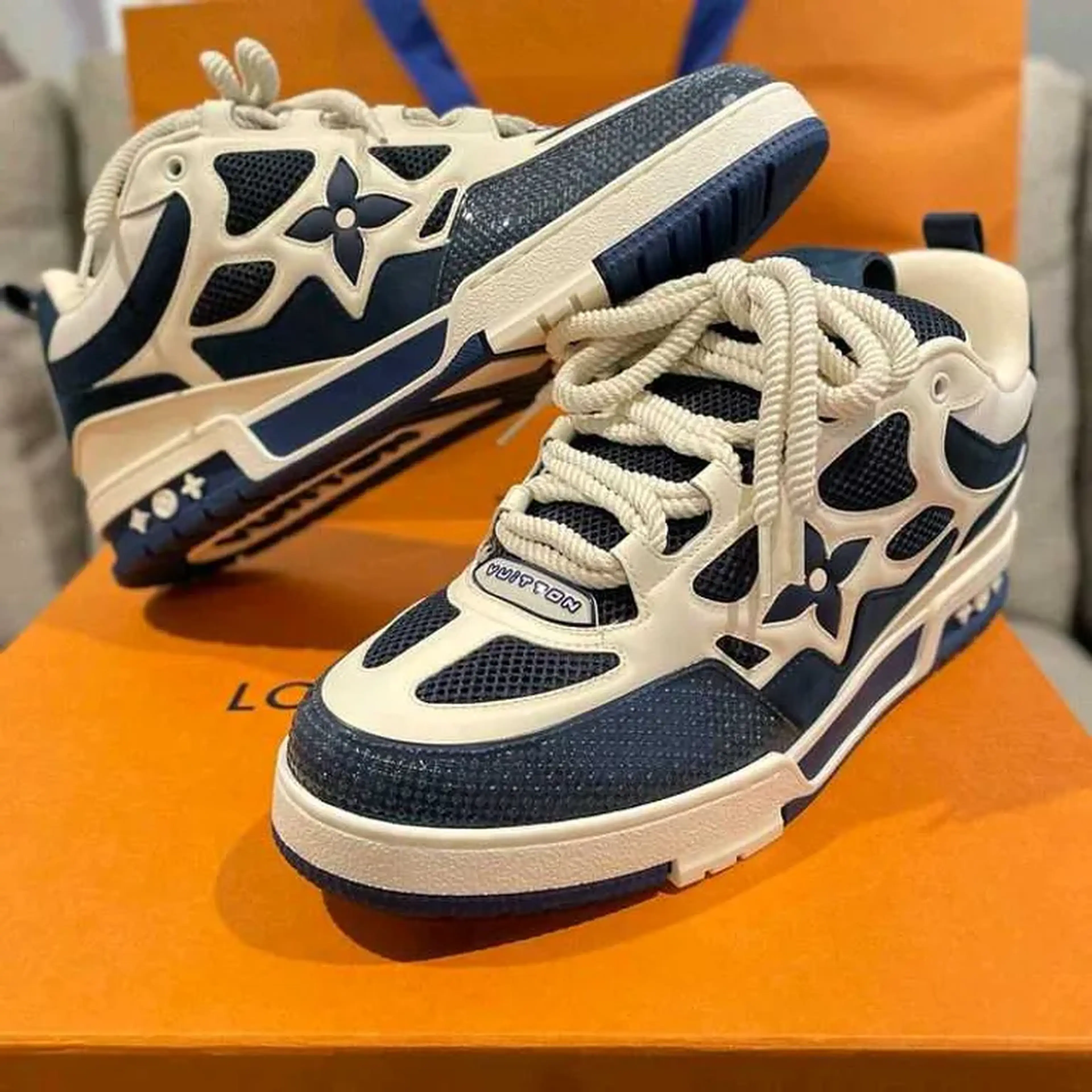 Louis Vuitton LV Trainer Flor Azul Branco imagem