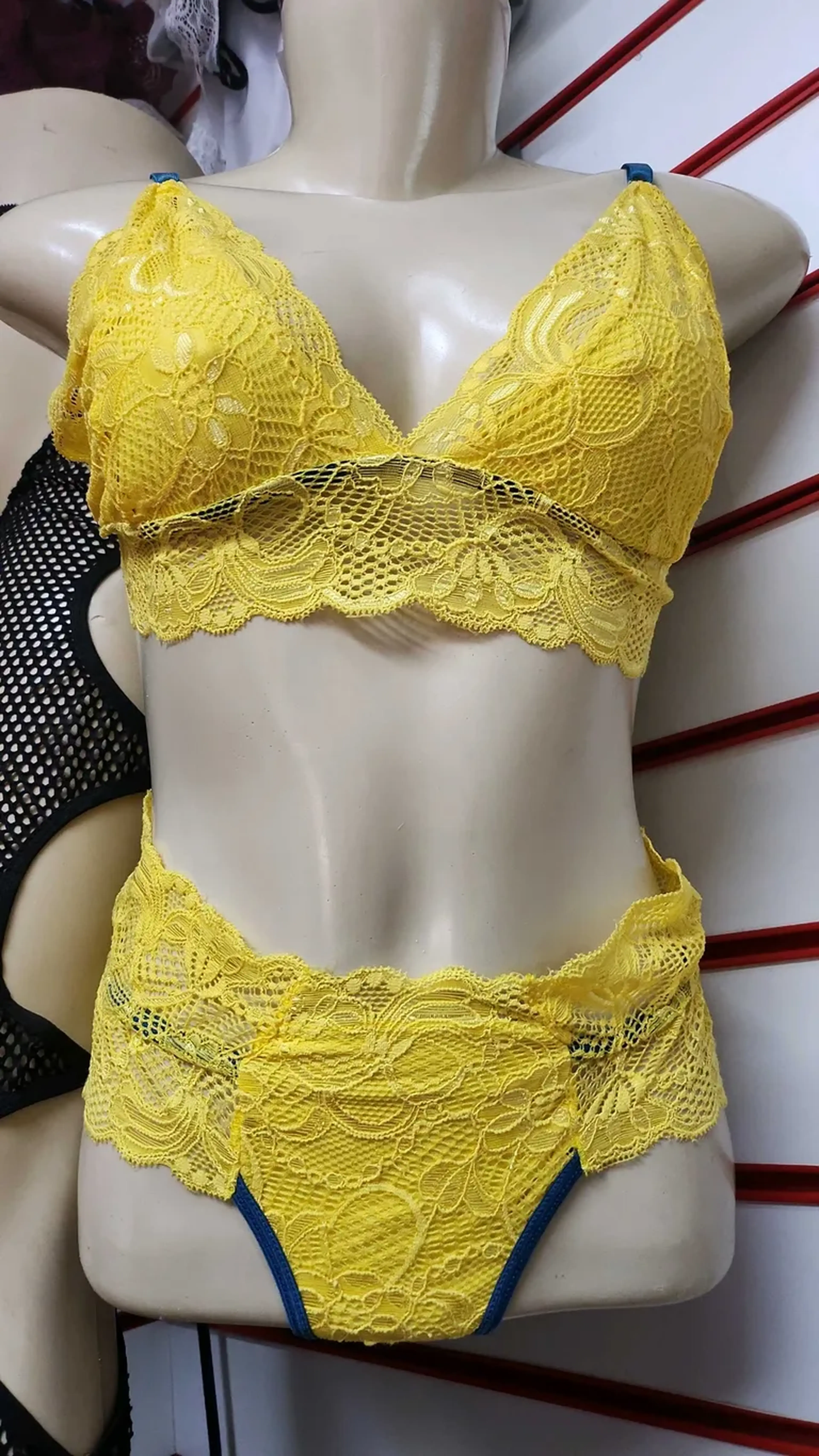 Conjunto de Lingerie Rebeca e Bmarela Branca imagem