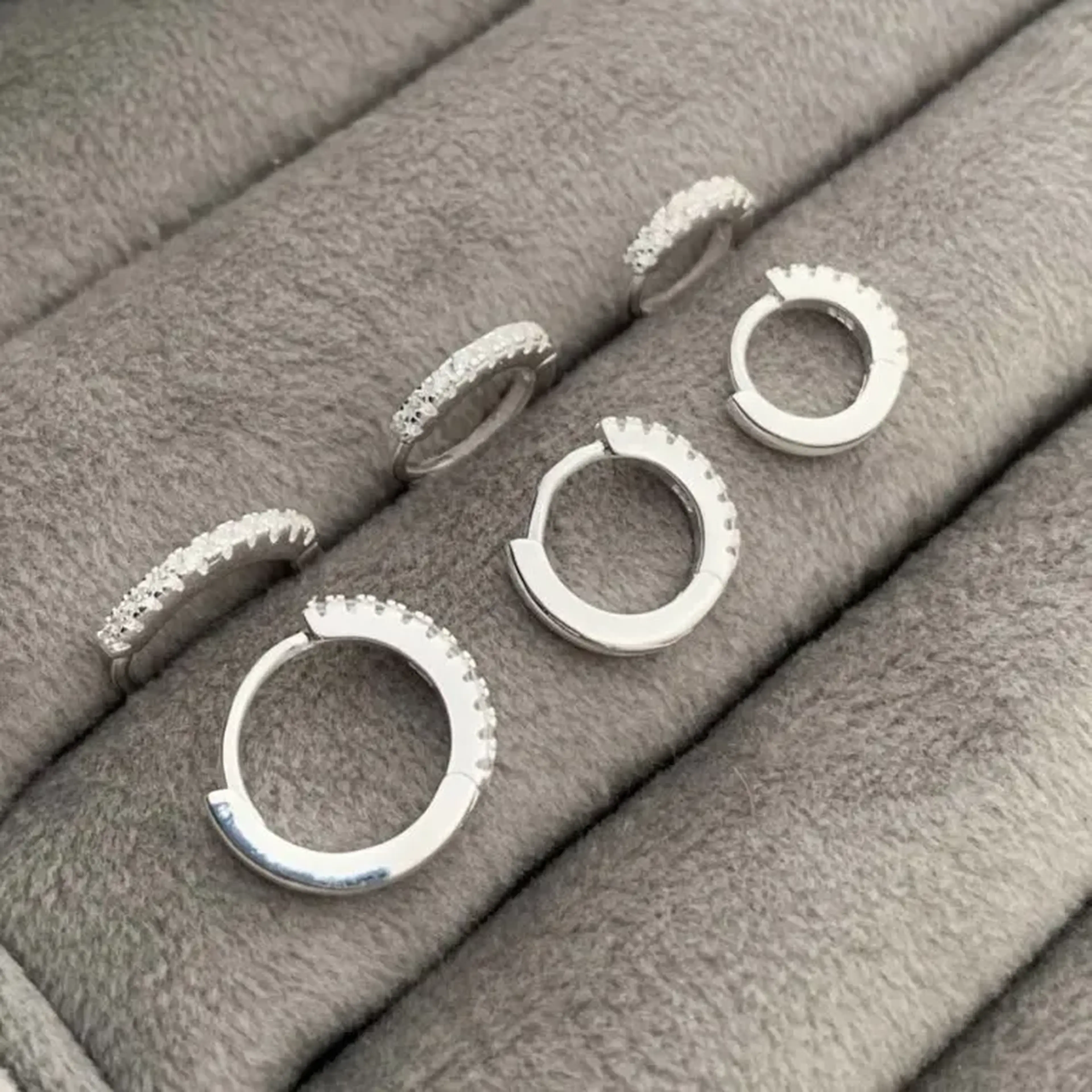 Trio de Argolas Click Cravejada Cristal PRATA 925 imagem