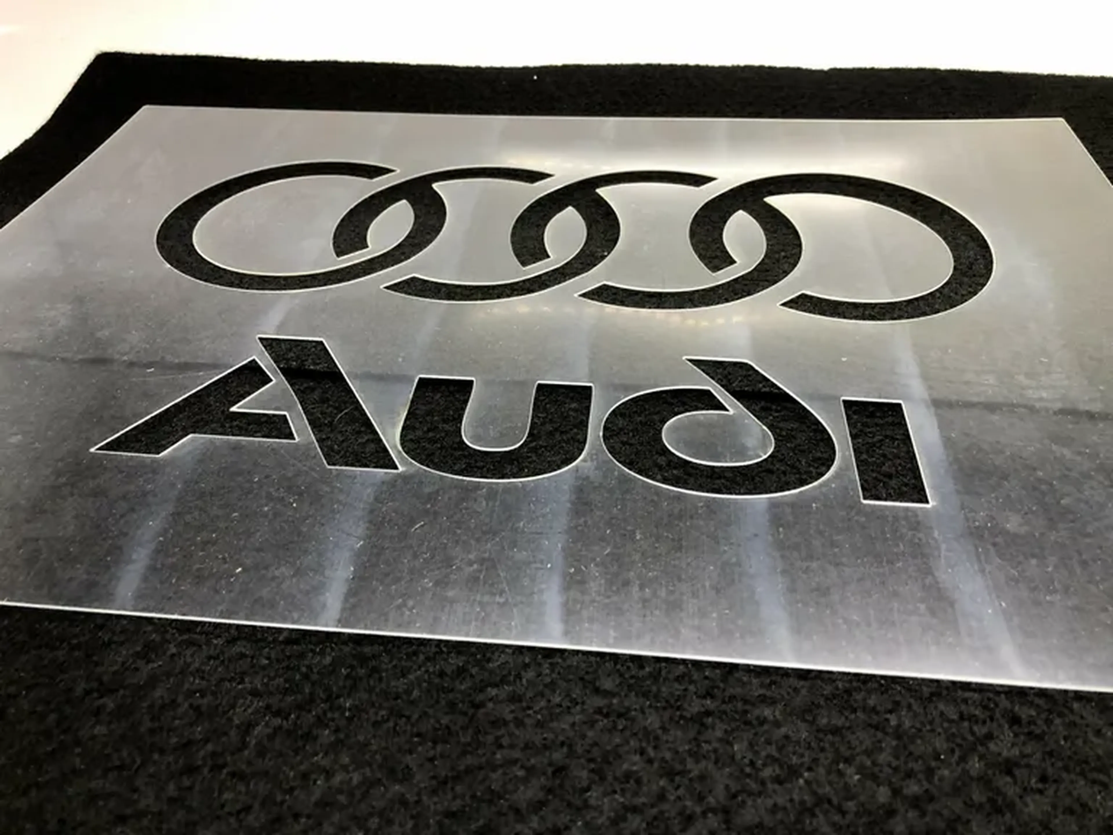 LuxStencil A4 - Máscara Tapete Marcas - Unidade imagem