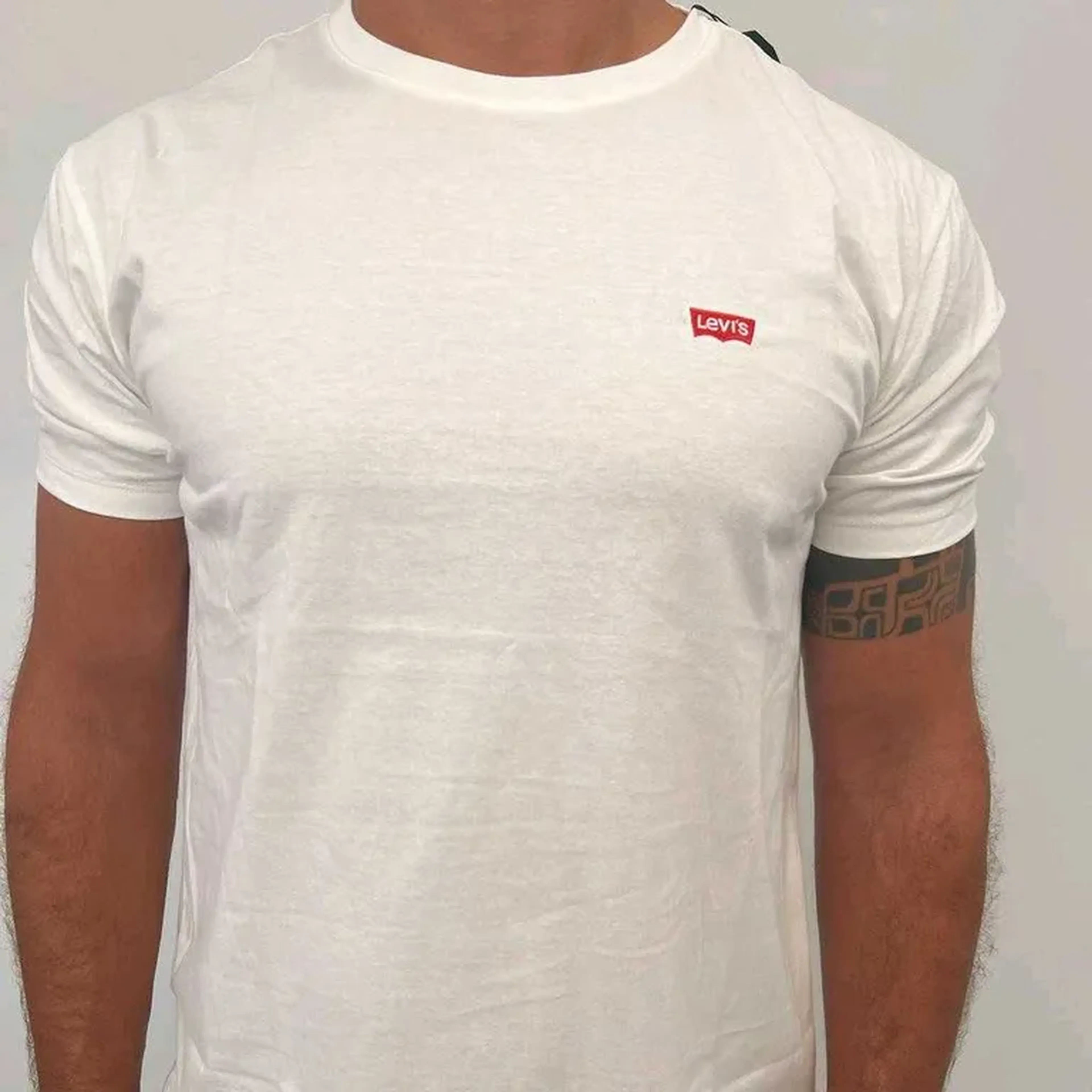 Camiseta Levis off white G imagem