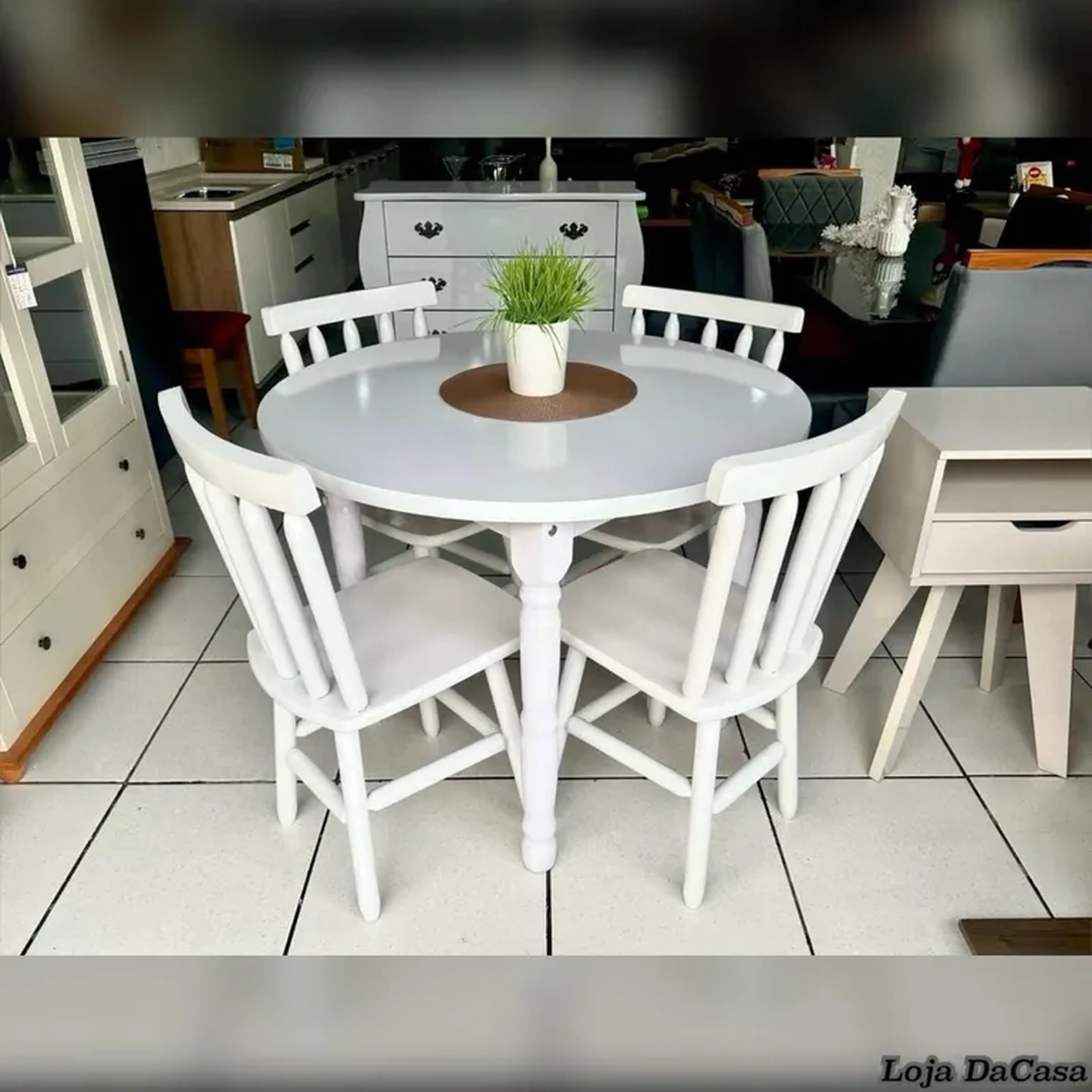 Jogo de Mesa em Madeira Maciça 4 Lugares imagem