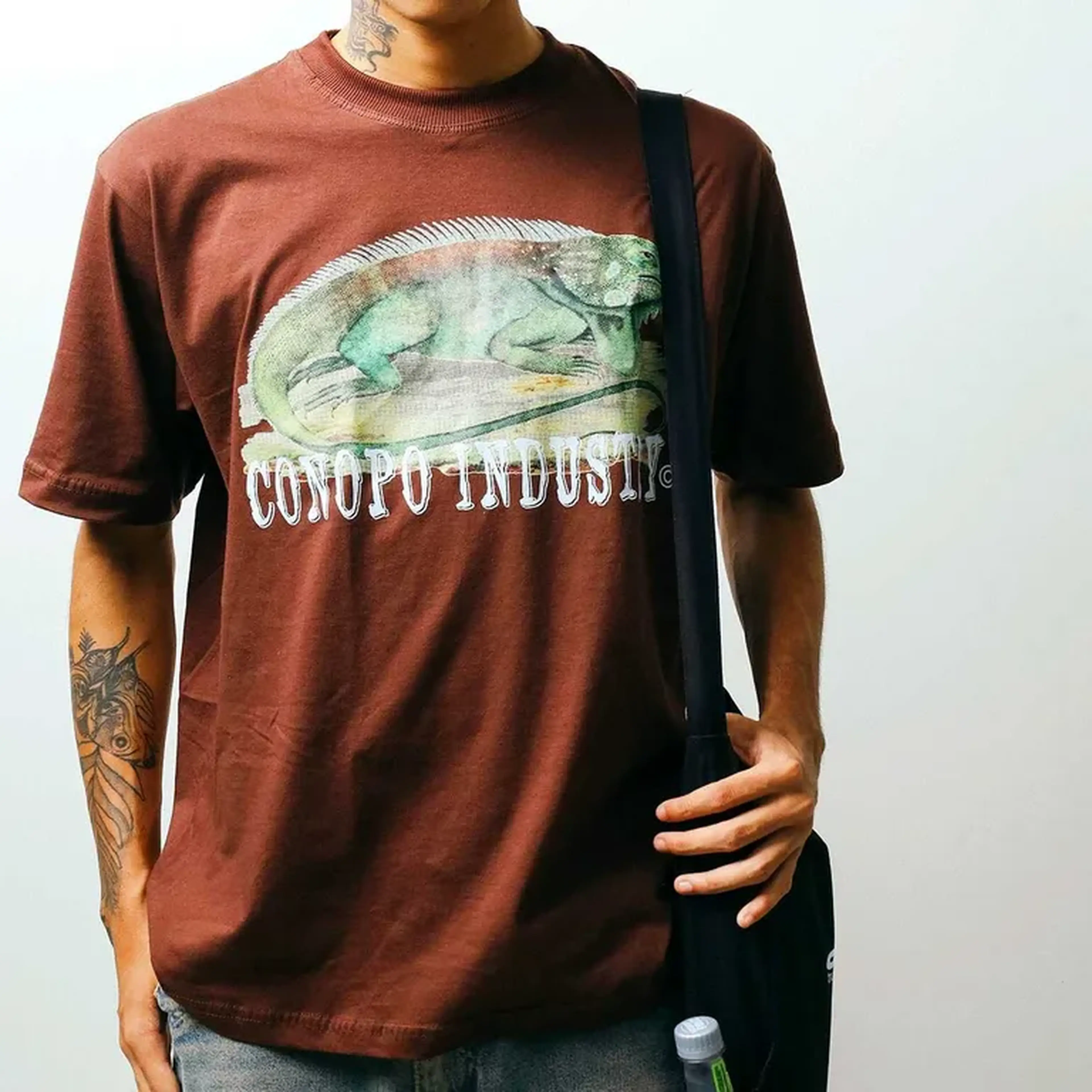 T-shirt iguana imagem