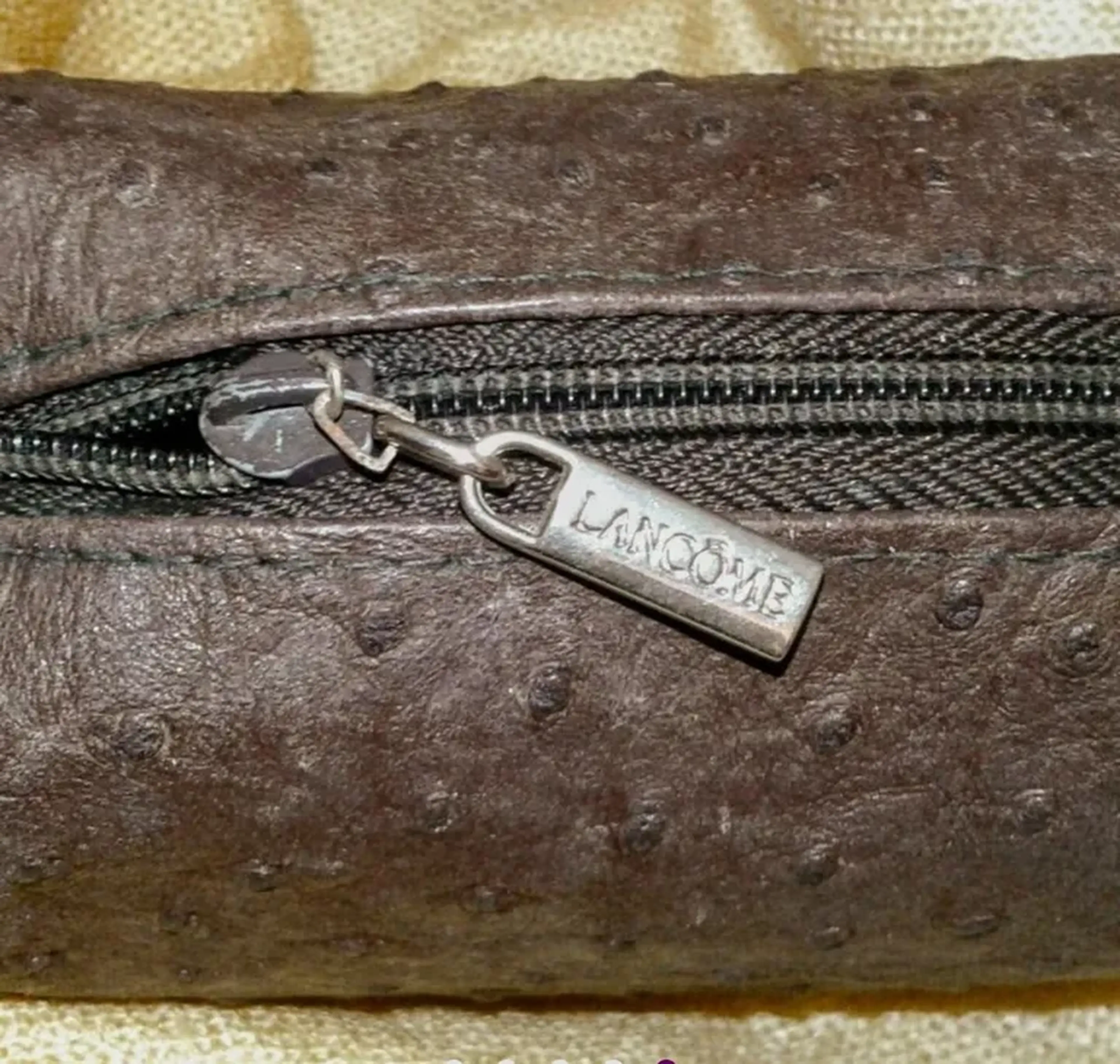 Mini necessaire Lancôme imagem