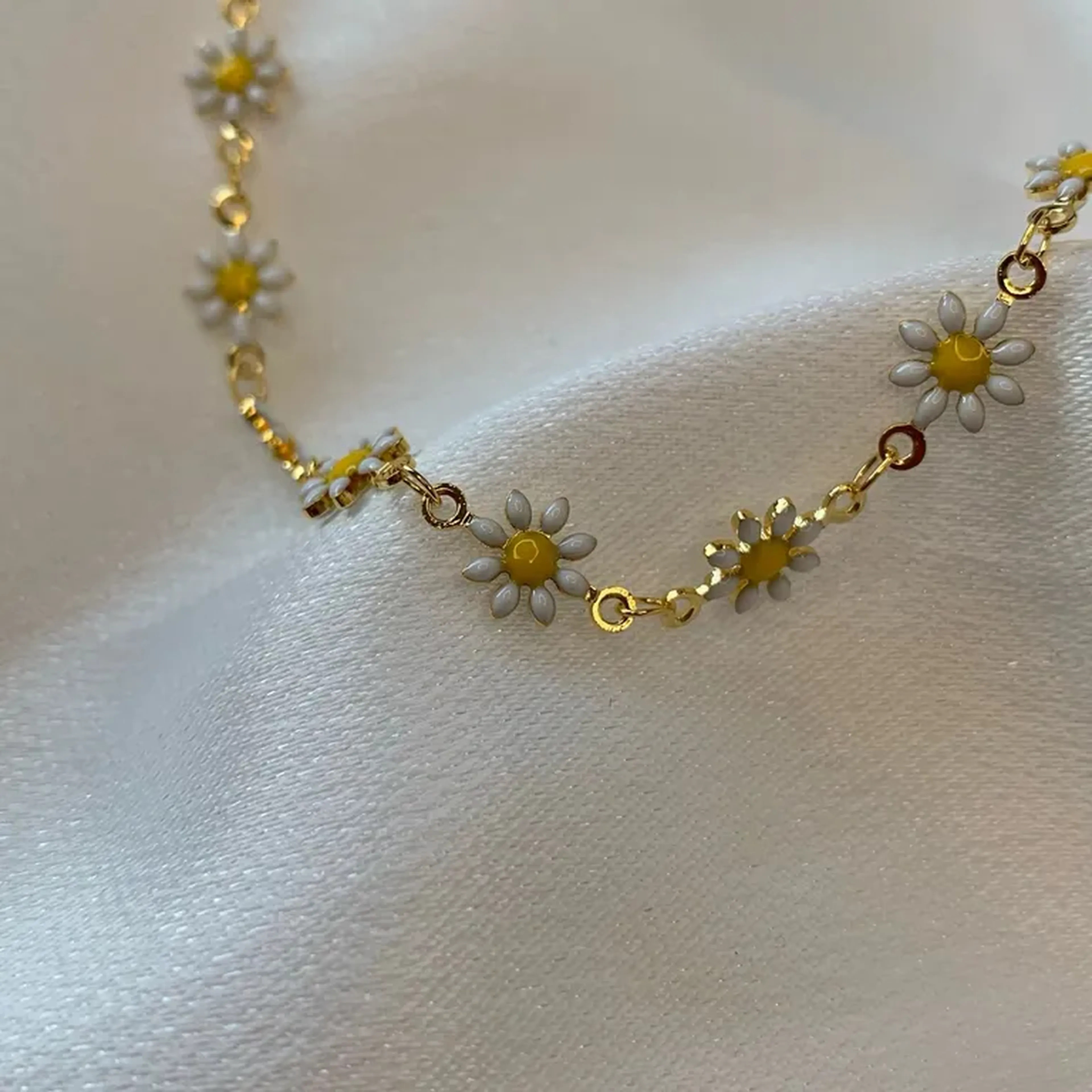 Colar Margaridas Banhado imagem