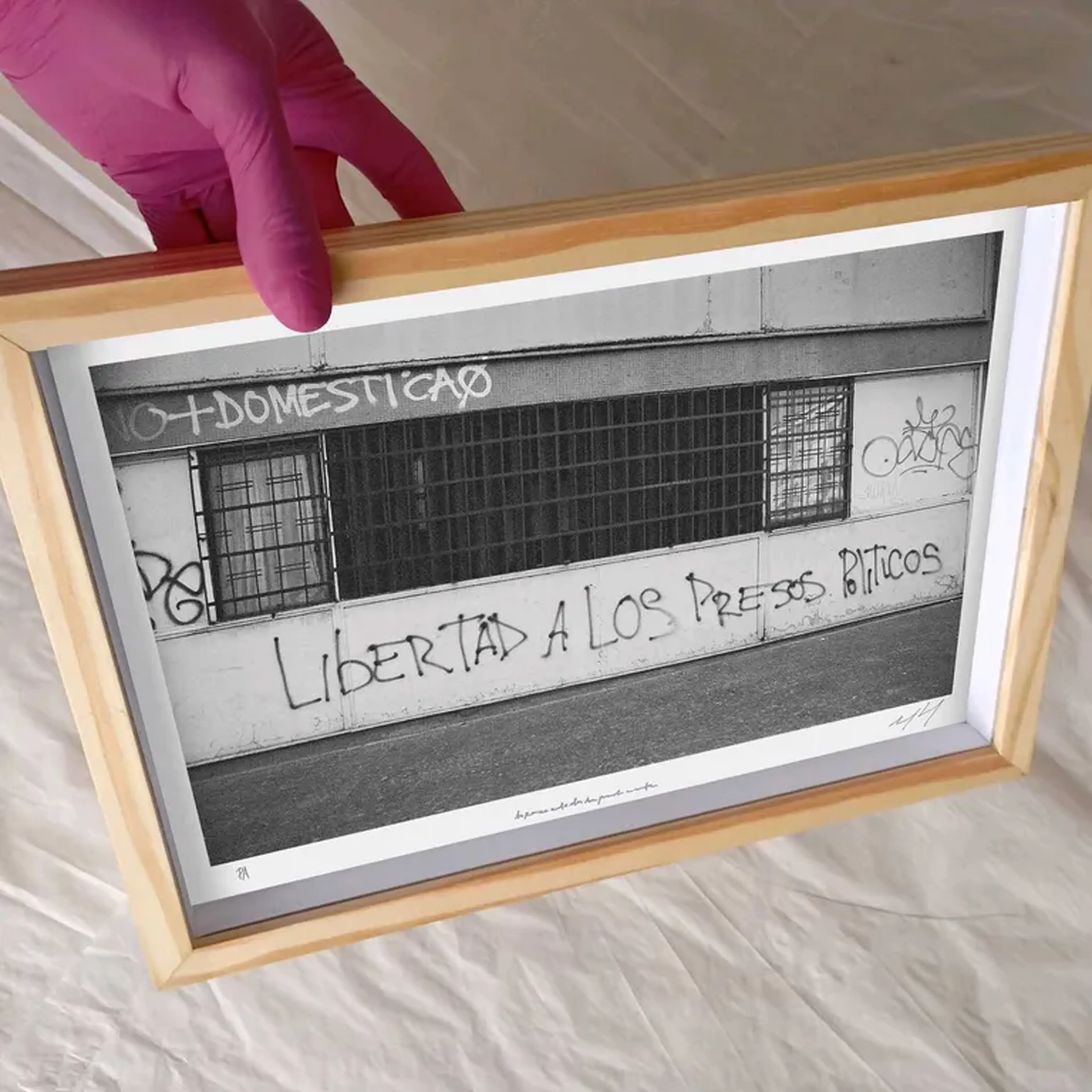 Palávoras - Presos políticos - 21x30 cm moldura alta imagem