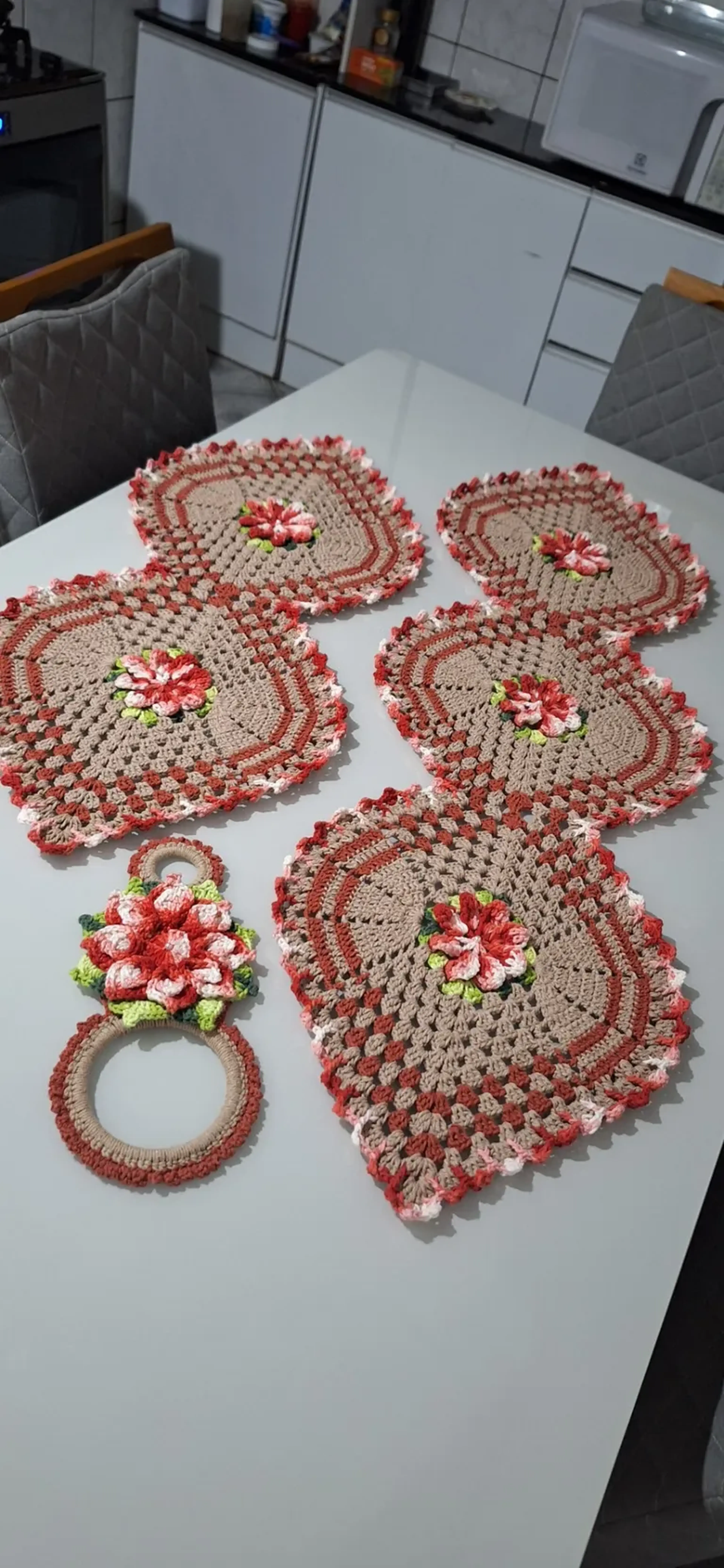 Kit trilho de mesa. BRINDE porta pano de prato imagem