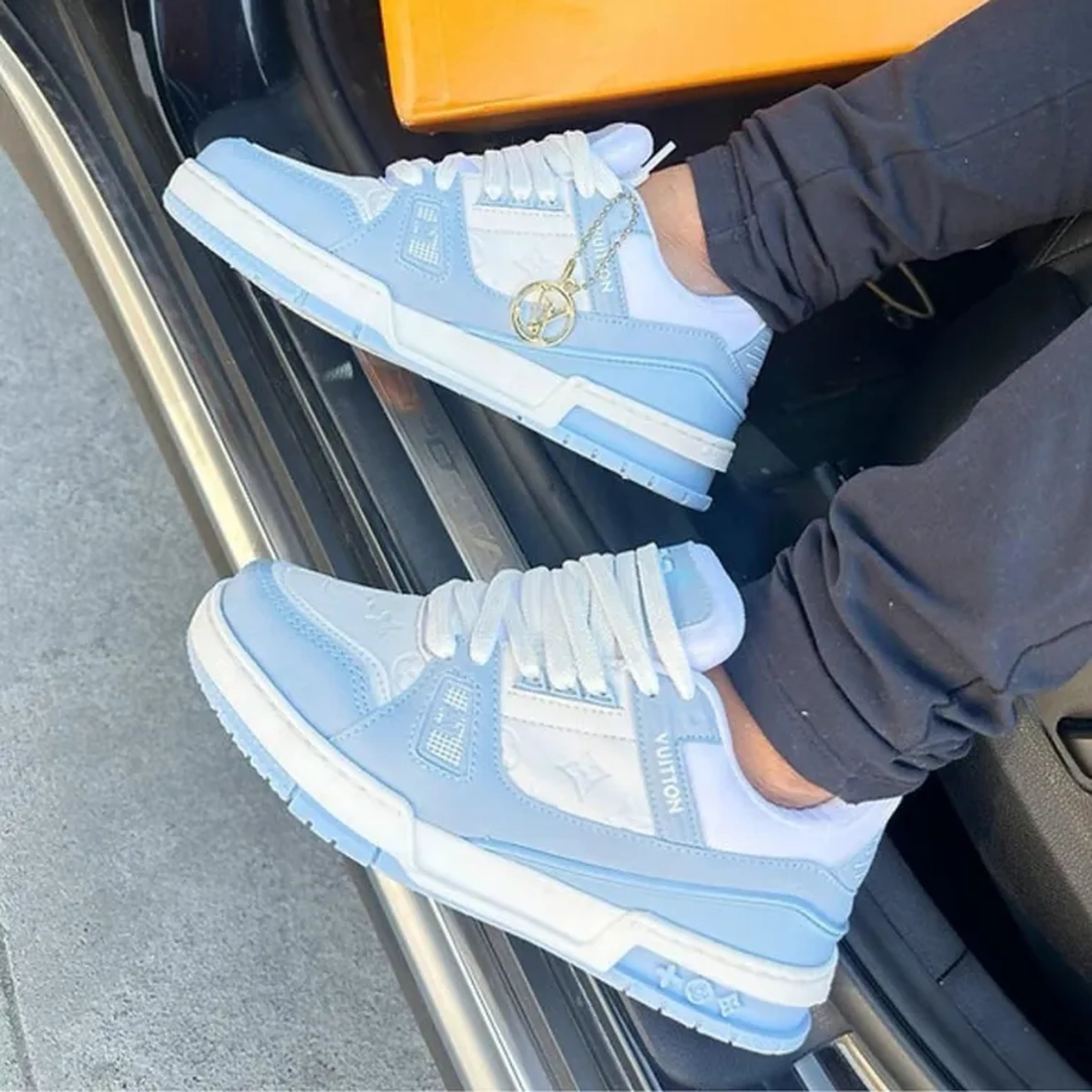 Louis Vuitton Trainer Azul Bebê - Branco imagem