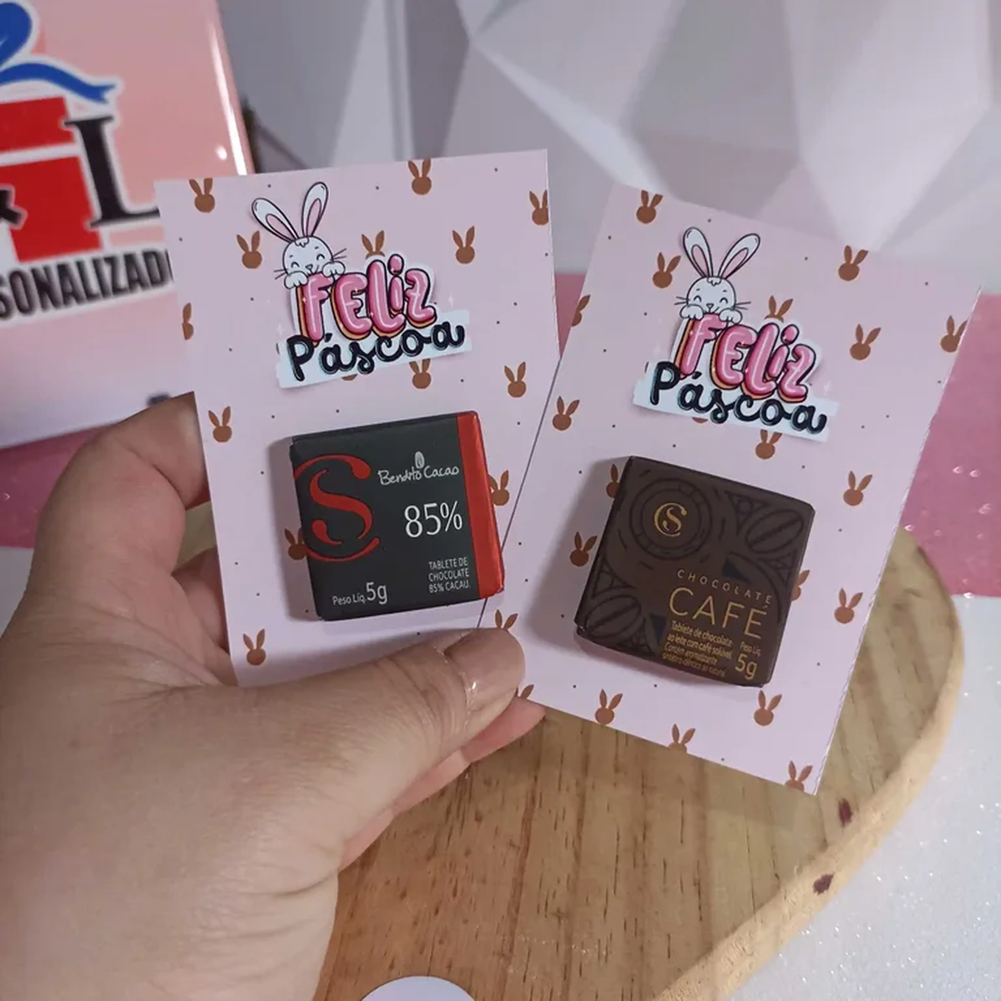 Tag com chocolate - Lá creme imagem