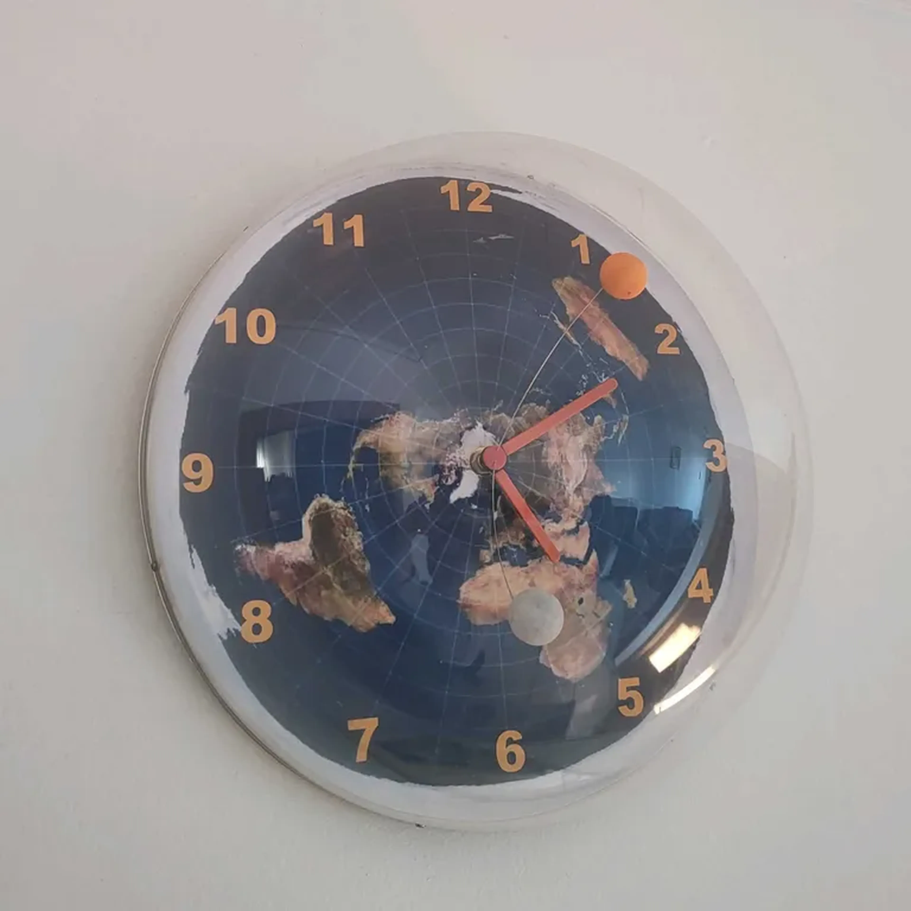 Relógio Modelo Bíblico da Terra imagem