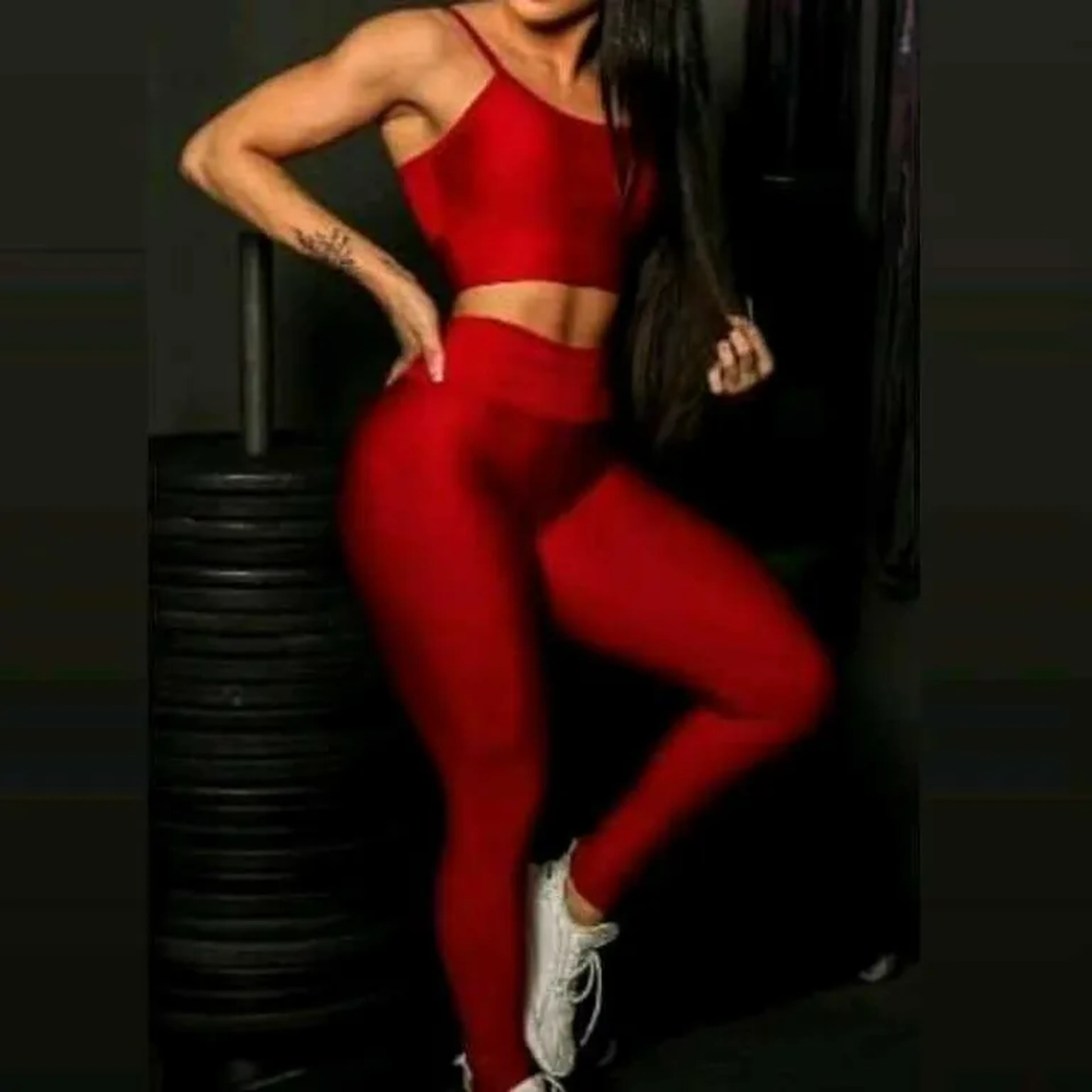 Conjunto fitwear vermelho longo imagem