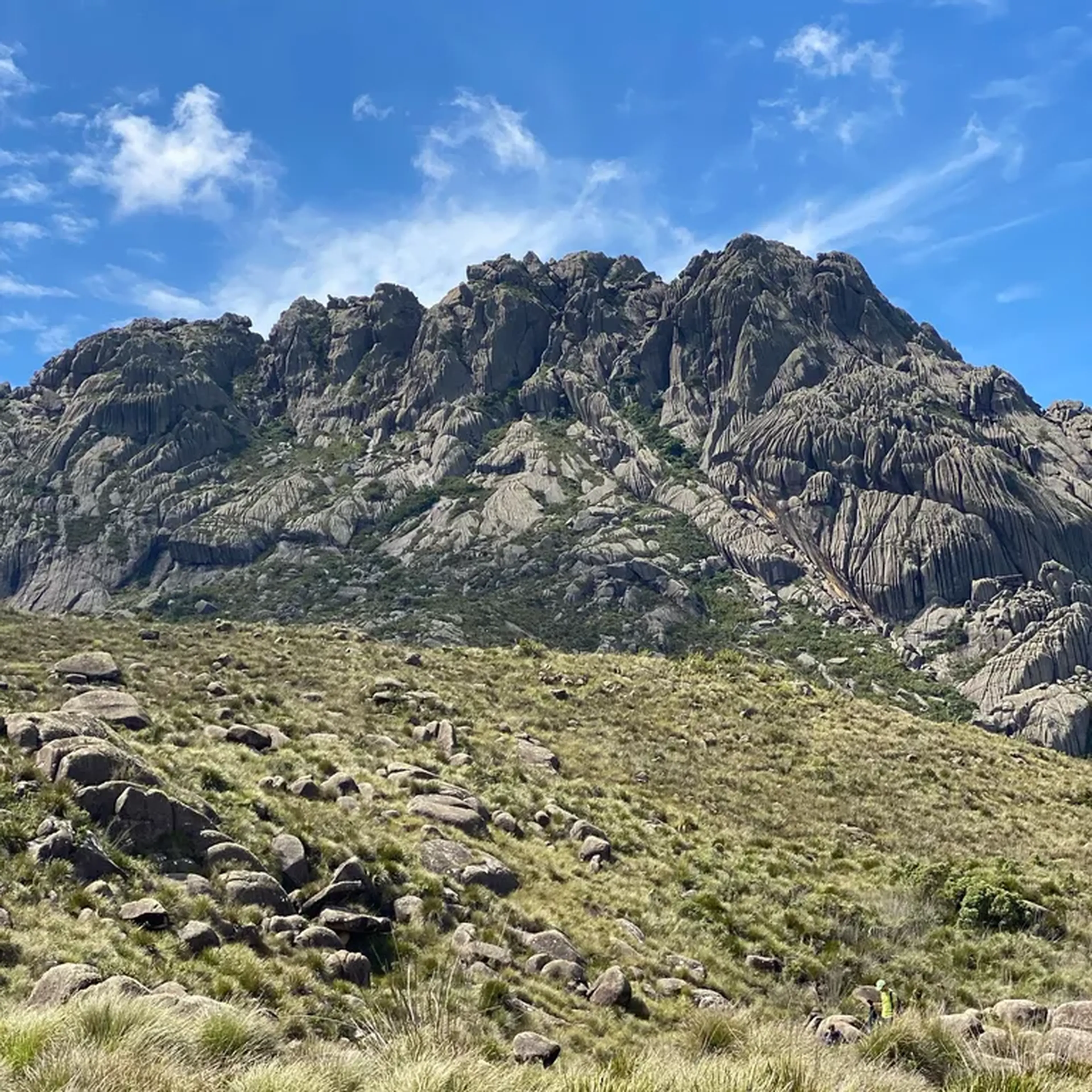 (20-09) Pico das Agulhas Negras - Bate e Volta imagem