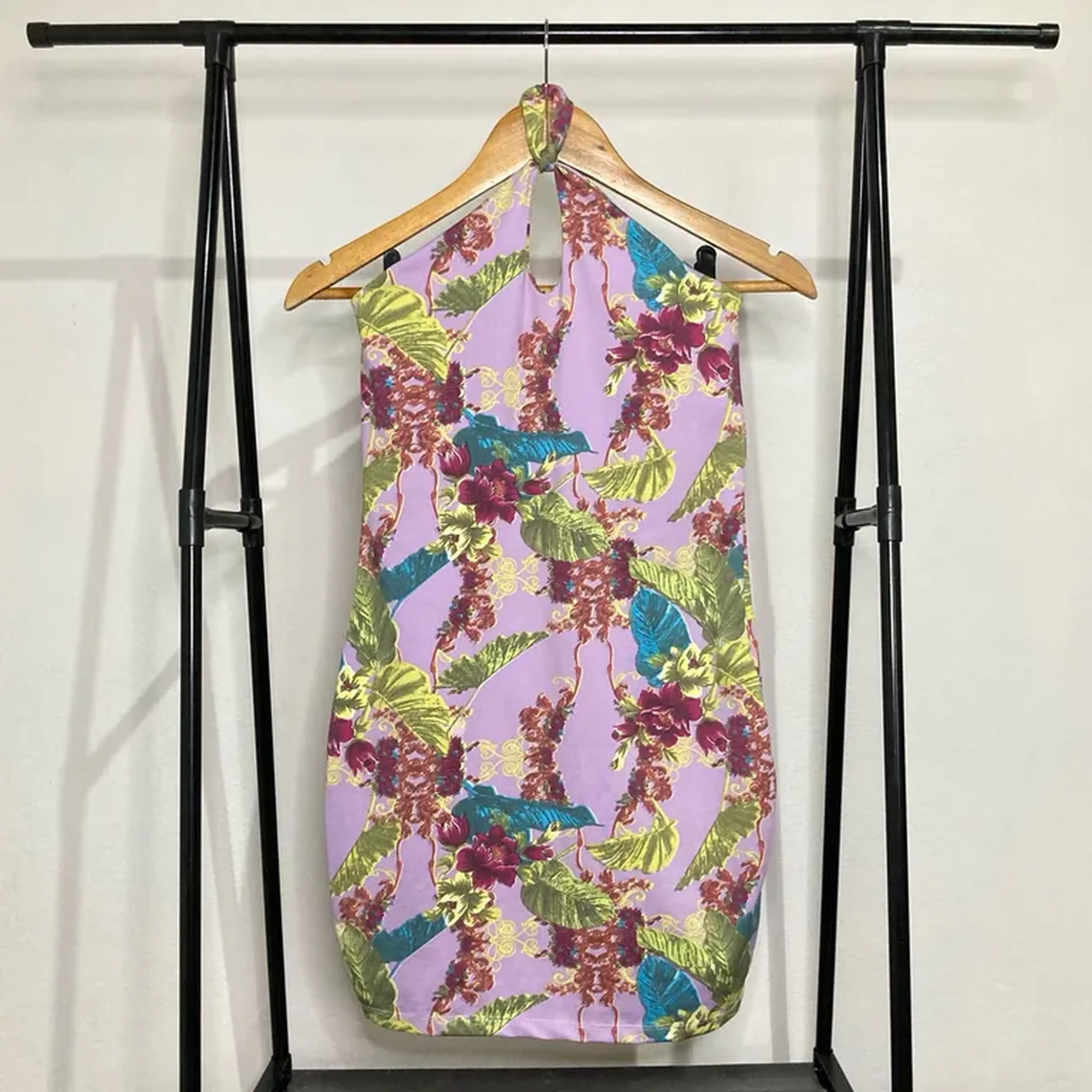 Vestido estampado com amarração no pescoço 💐 imagem