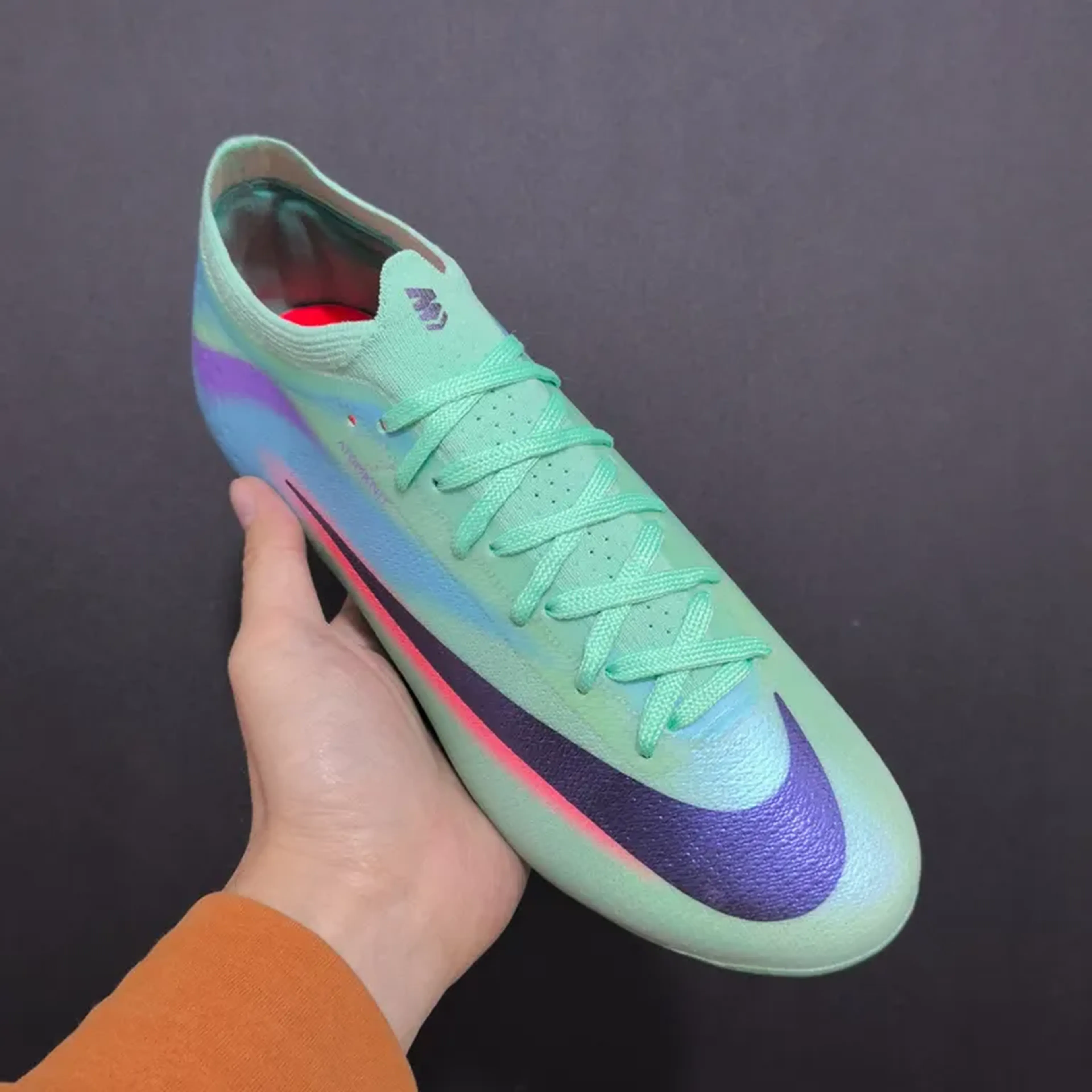 Chuteira de Campo Nike imagem