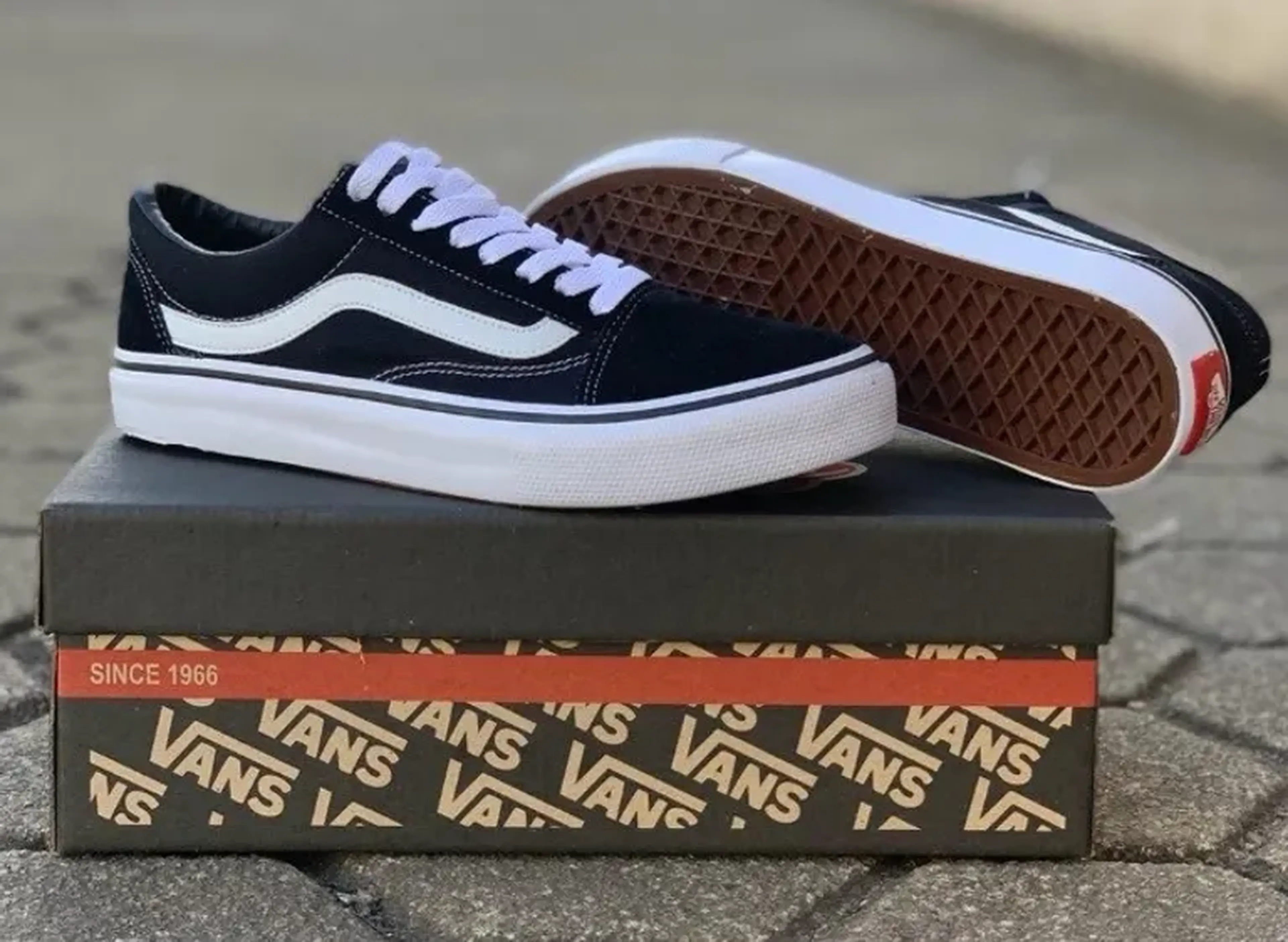 TÊNIS VANS OLD SKOOL imagem