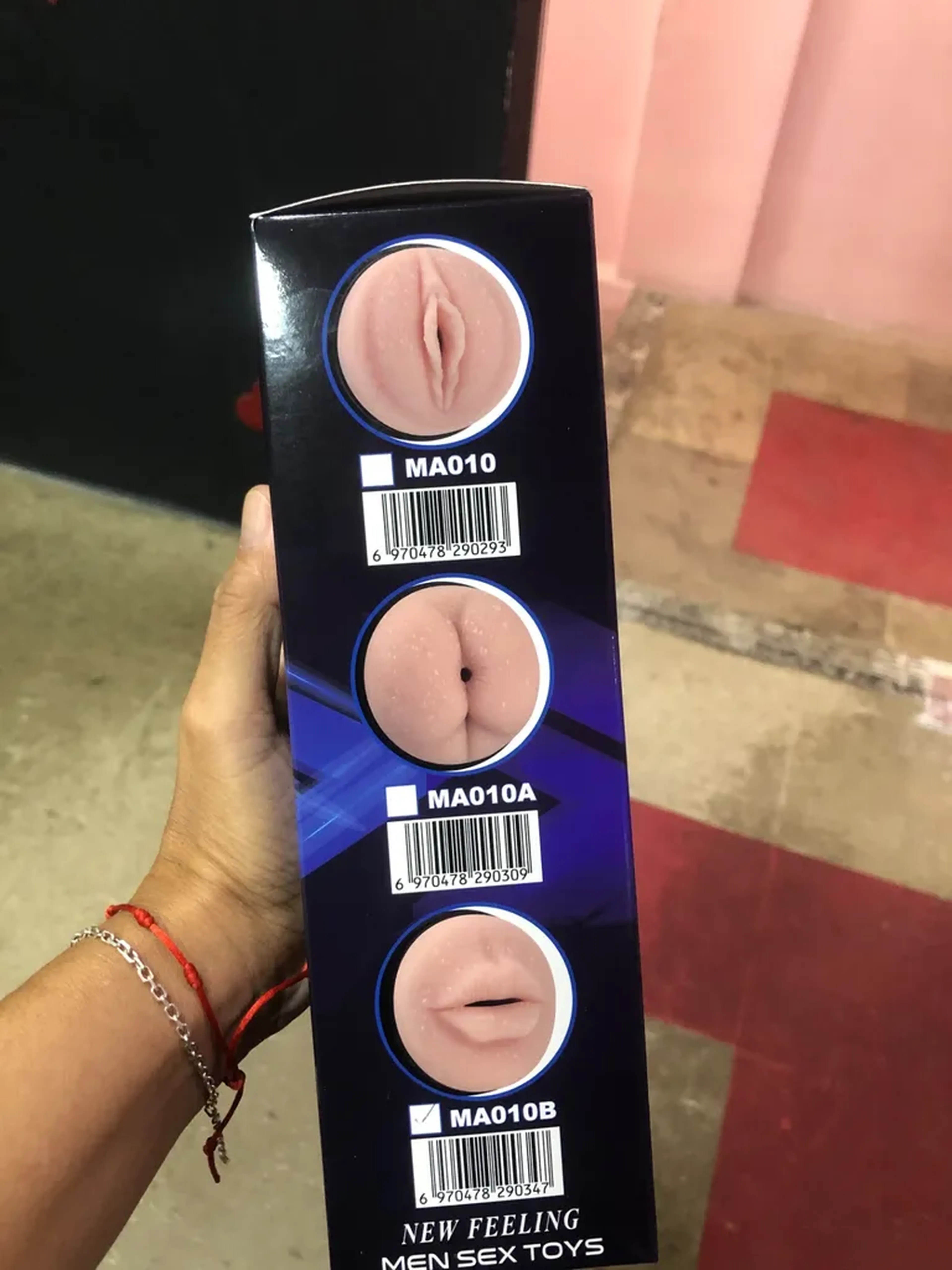Mastubador em cyber com vibrador imagem