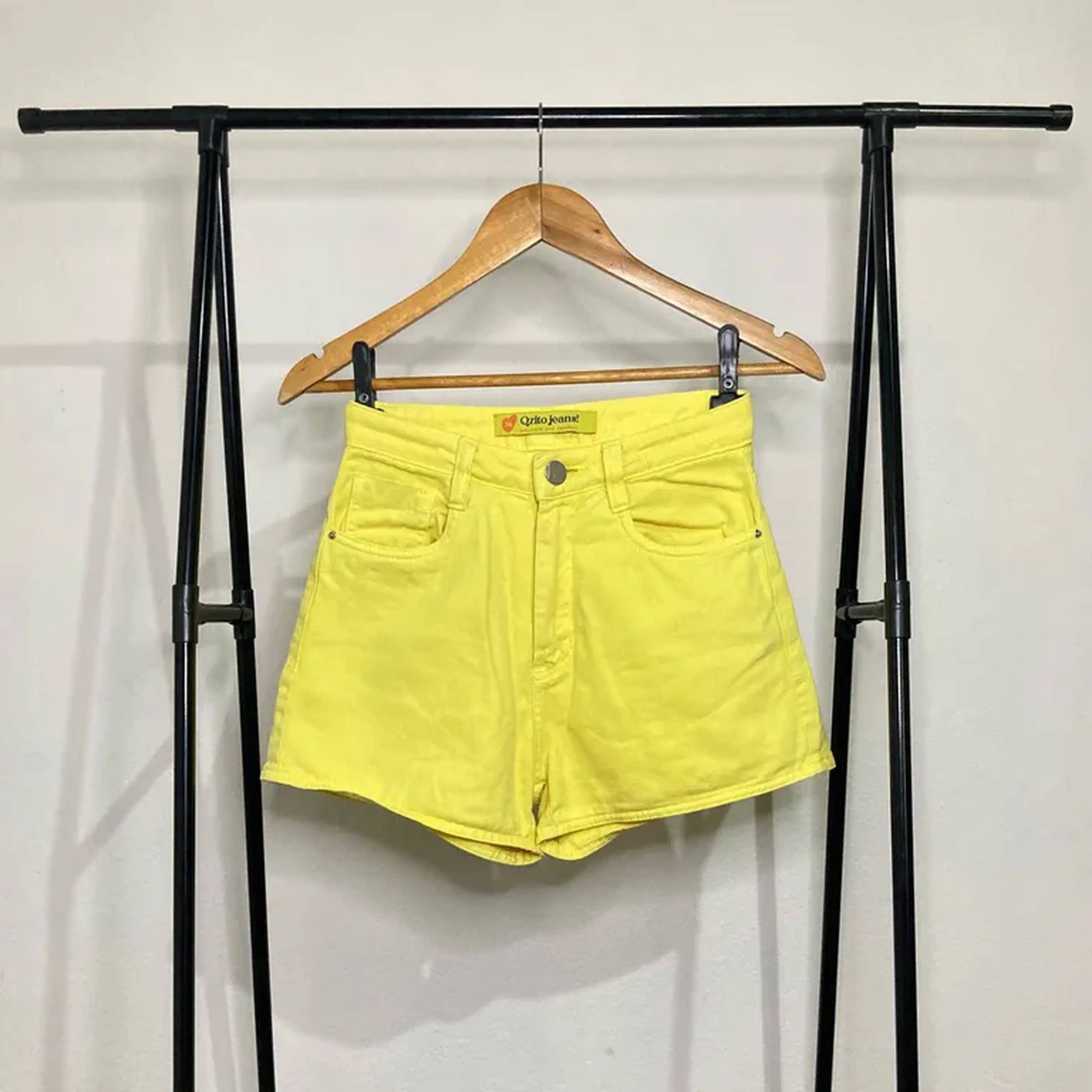 Short amarelo 💛 imagem