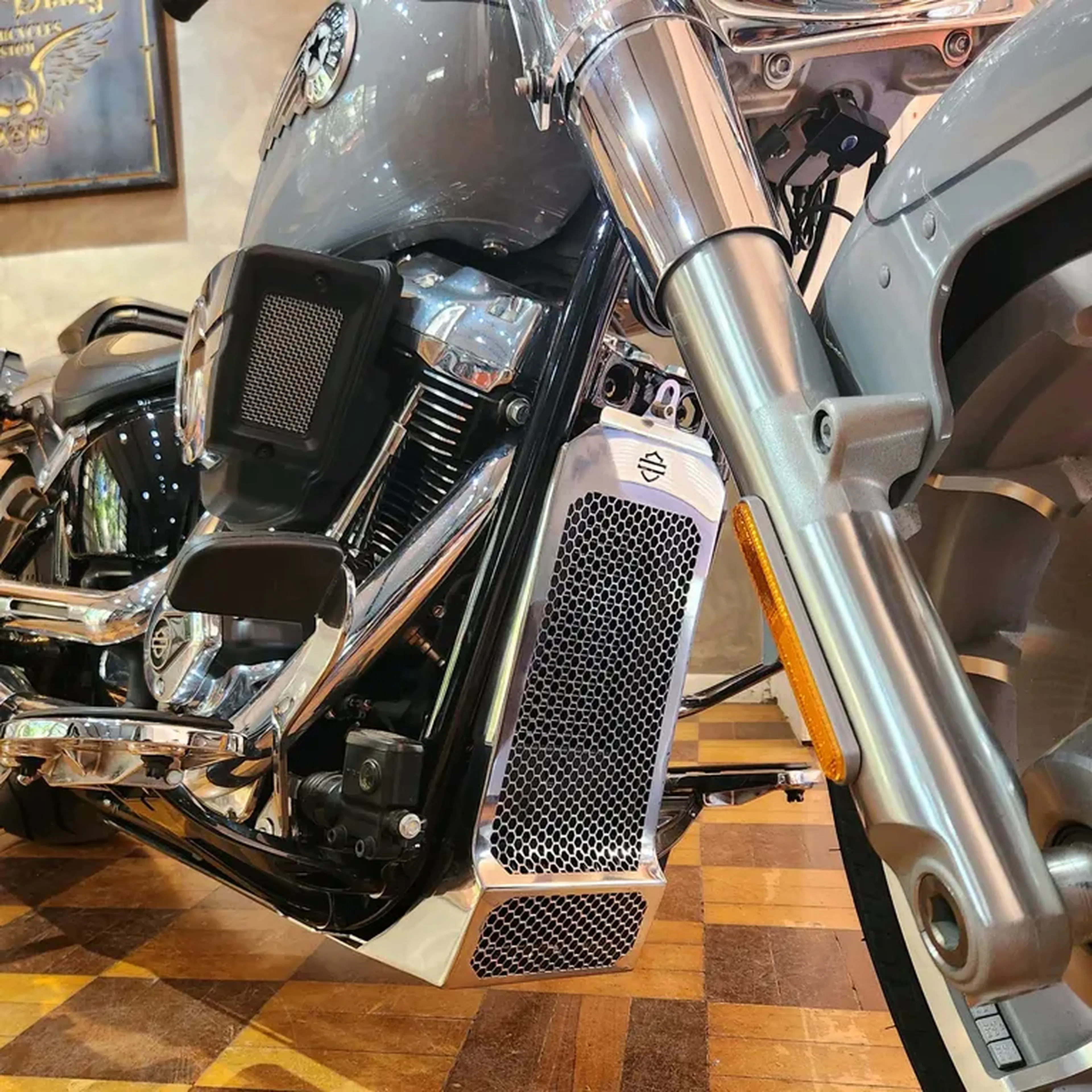 Protetor de Radiador Softail 2018 até 2026 Inox ou cromado imagem