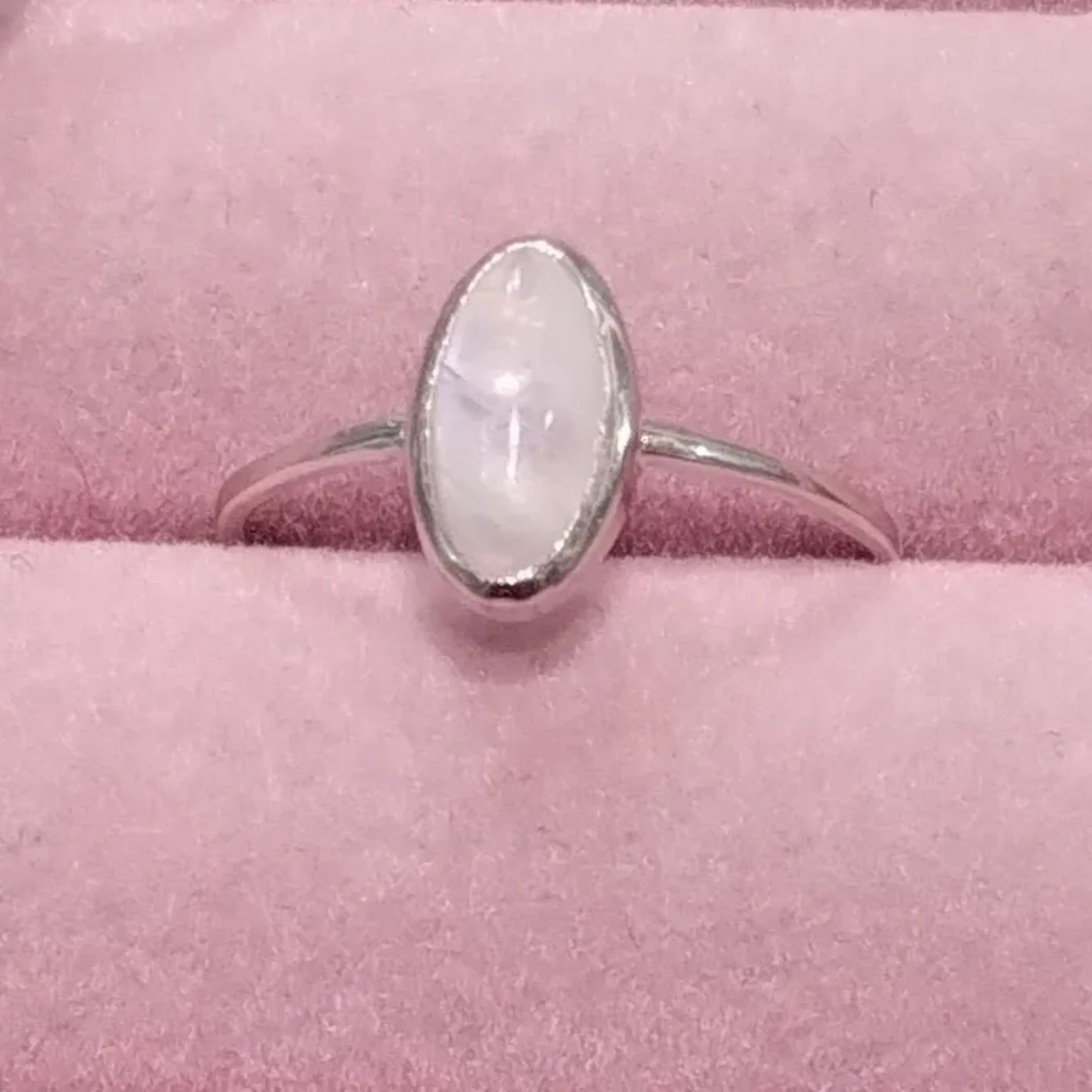 Anel de Prata 925 com Pedra da Lua Arco-Íris Branca Natural imagem