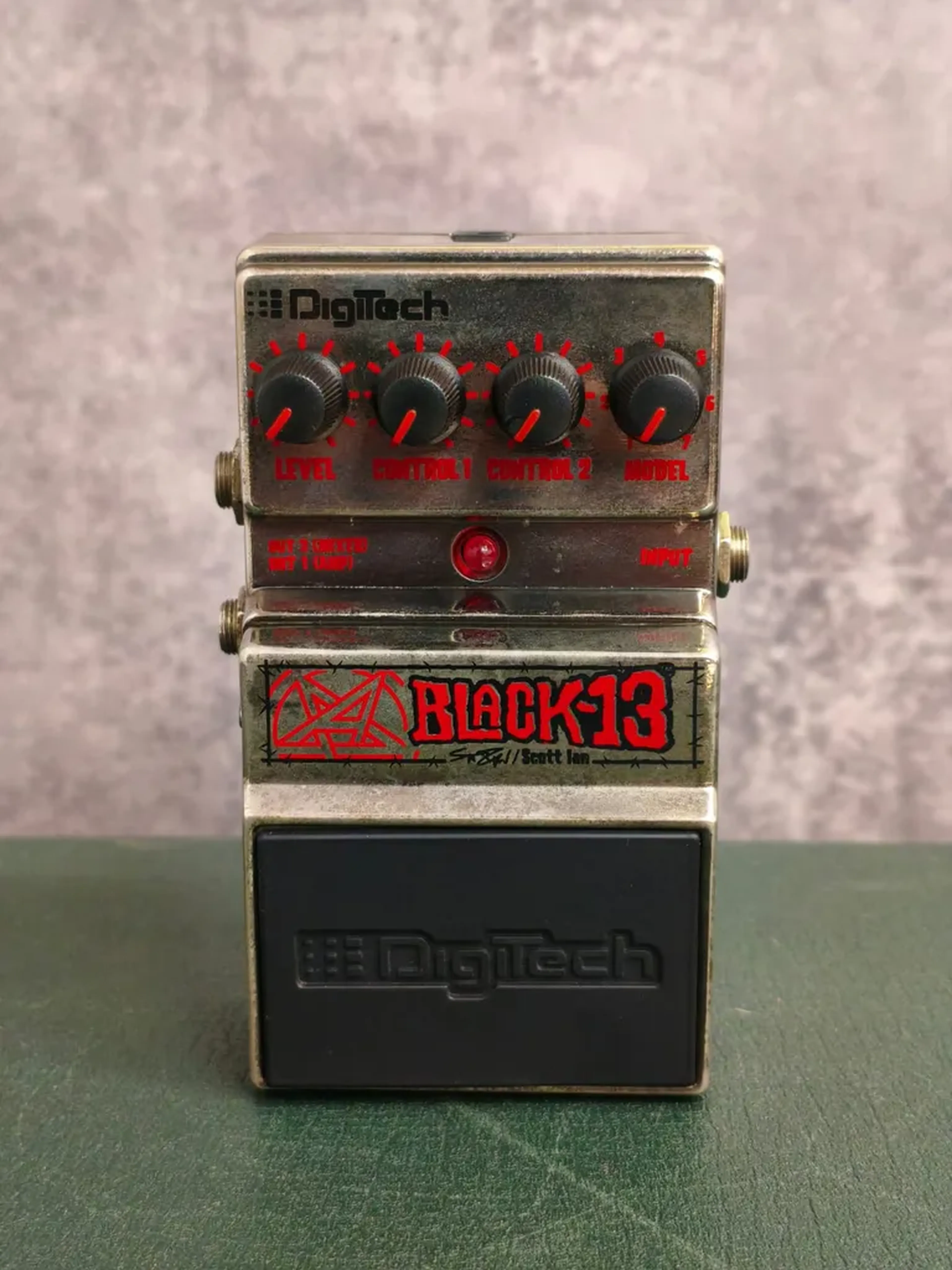 Pedal DigiTech Artist Series Scott Ian Black-13 imagem